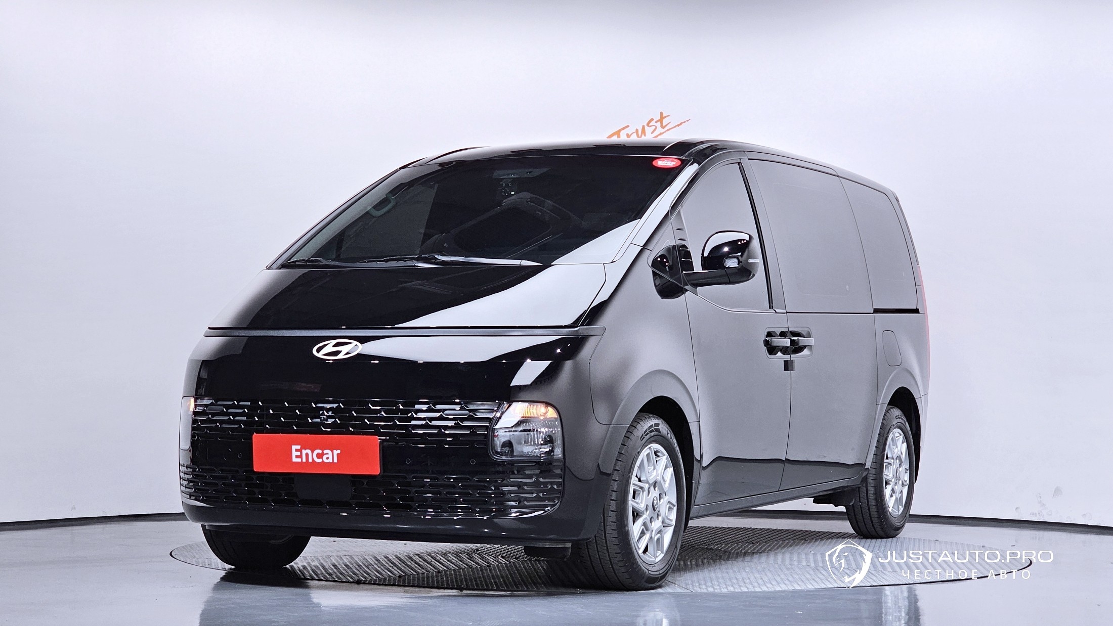 Автомобиль Hyundai Staria