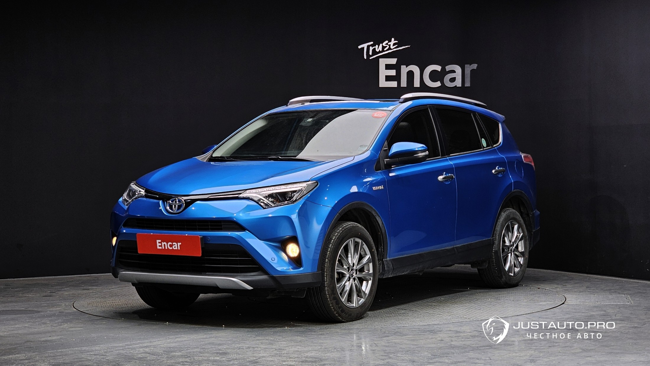 Автомобиль Toyota RAV4