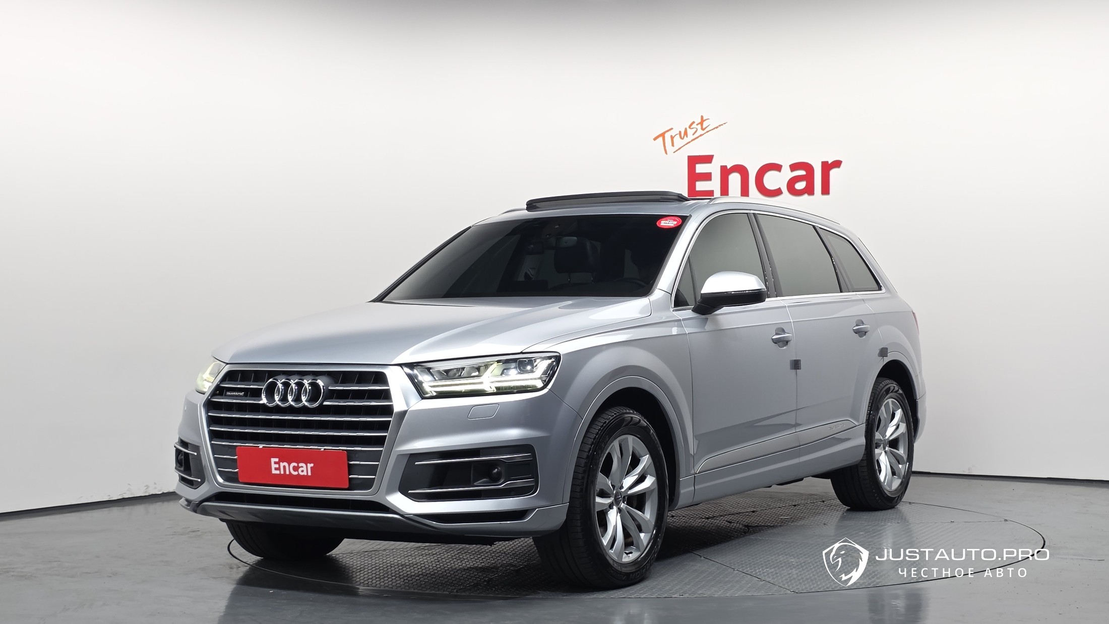 Автомобиль Audi Q7