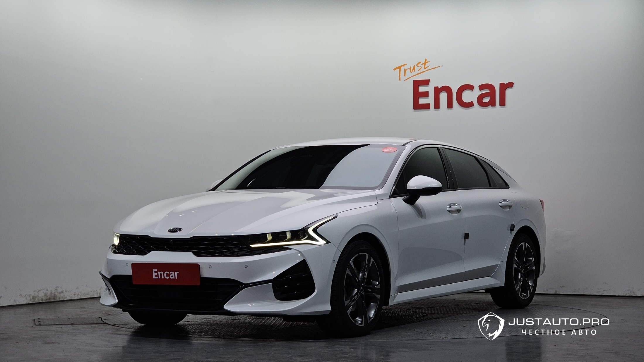 Автомобиль Kia K5
