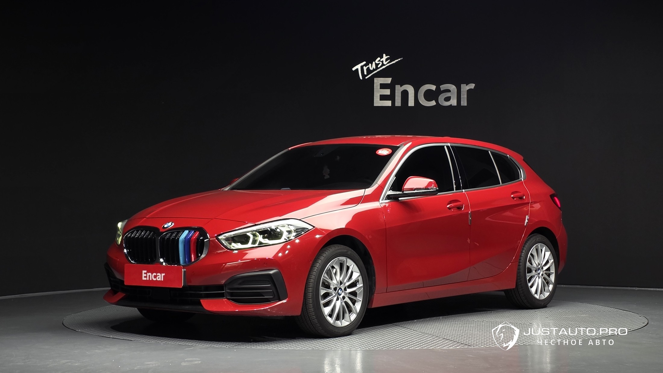 Автомобиль BMW 1-Series