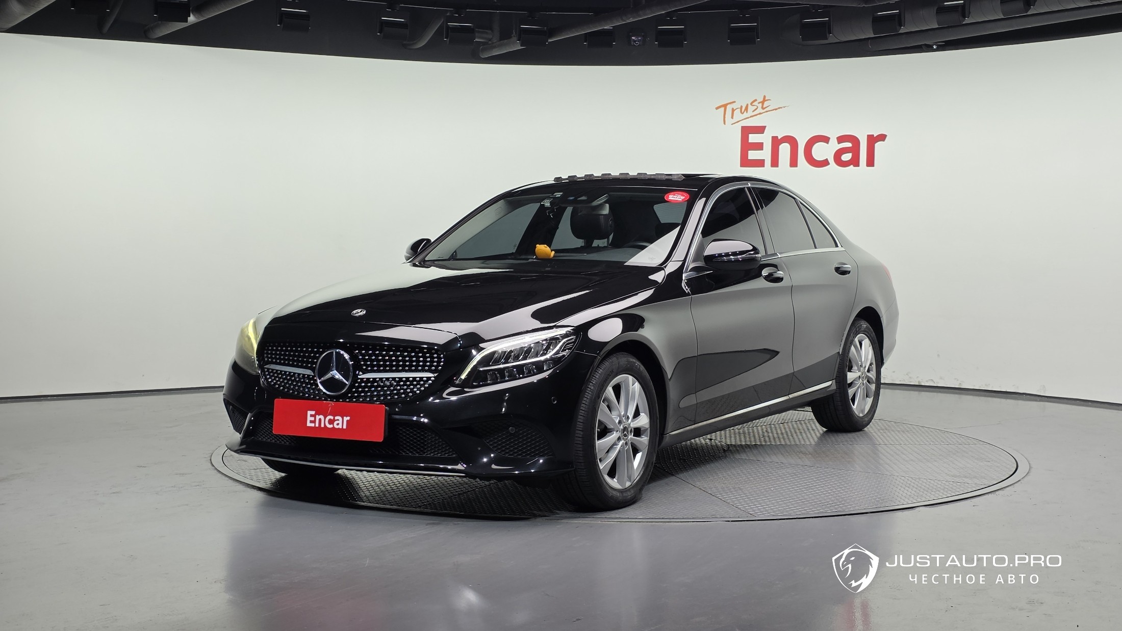 Автомобиль Mercedes-Benz C-Class