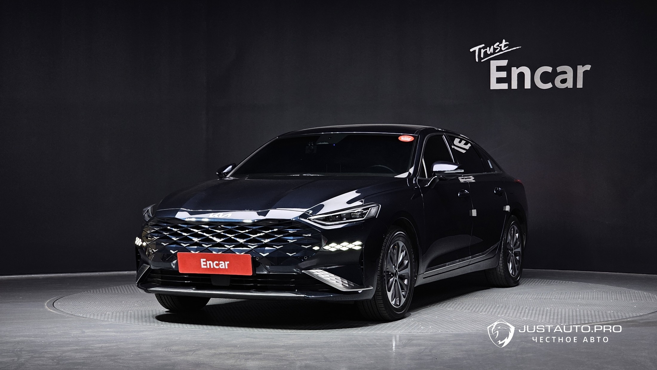 Автомобиль Kia K8