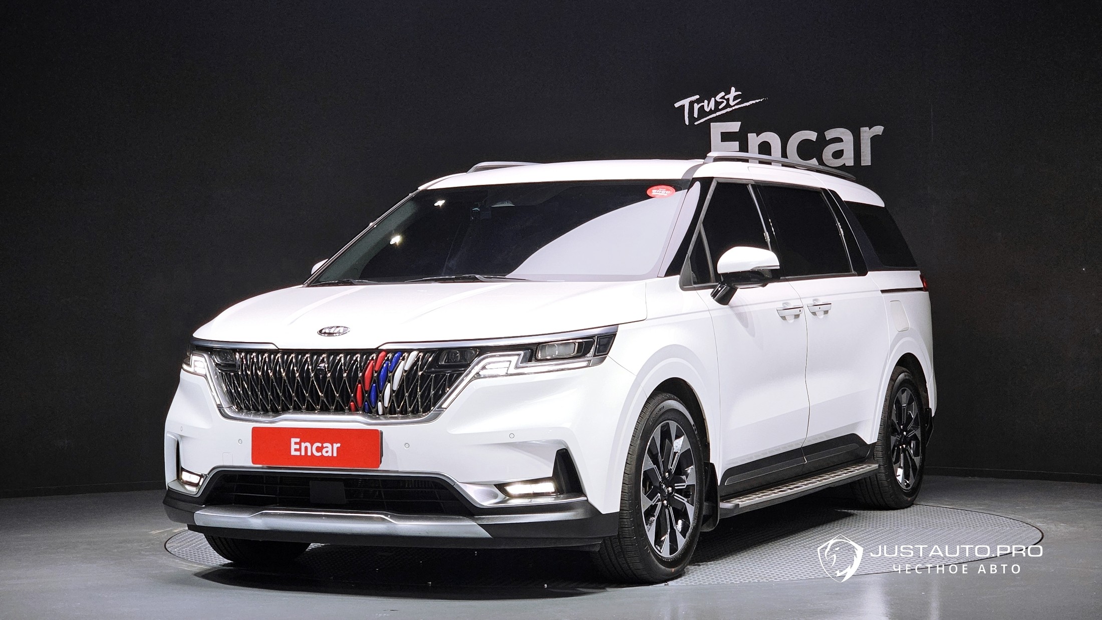 Автомобиль Kia Canival
