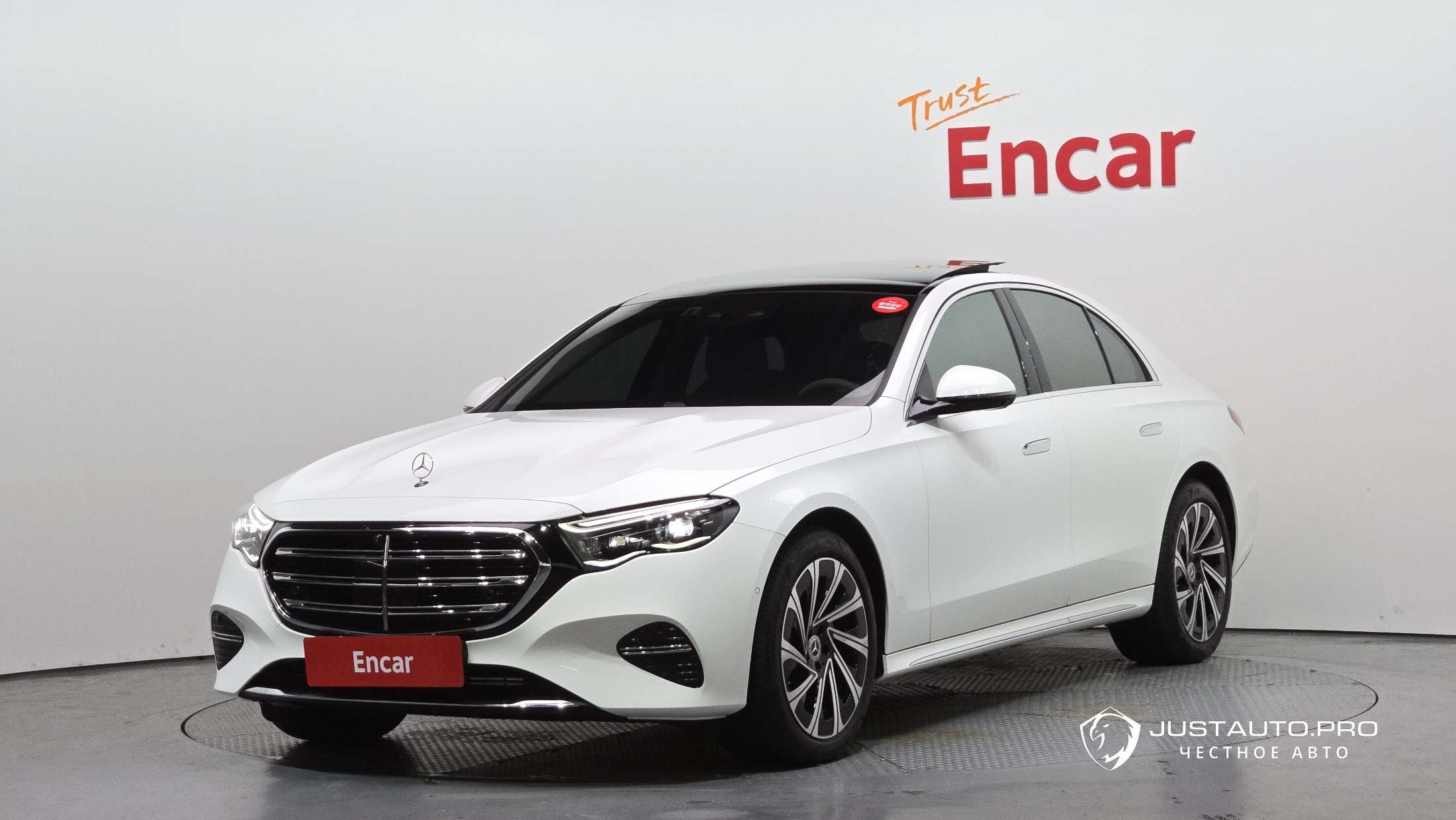 Автомобиль Mercedes-Benz E-Class