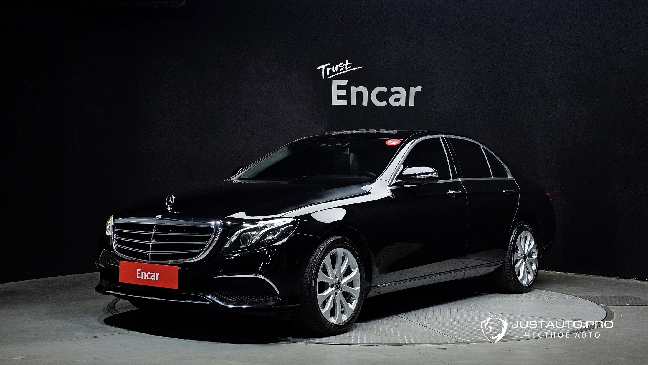 Автомобиль Mercedes-Benz E-Class