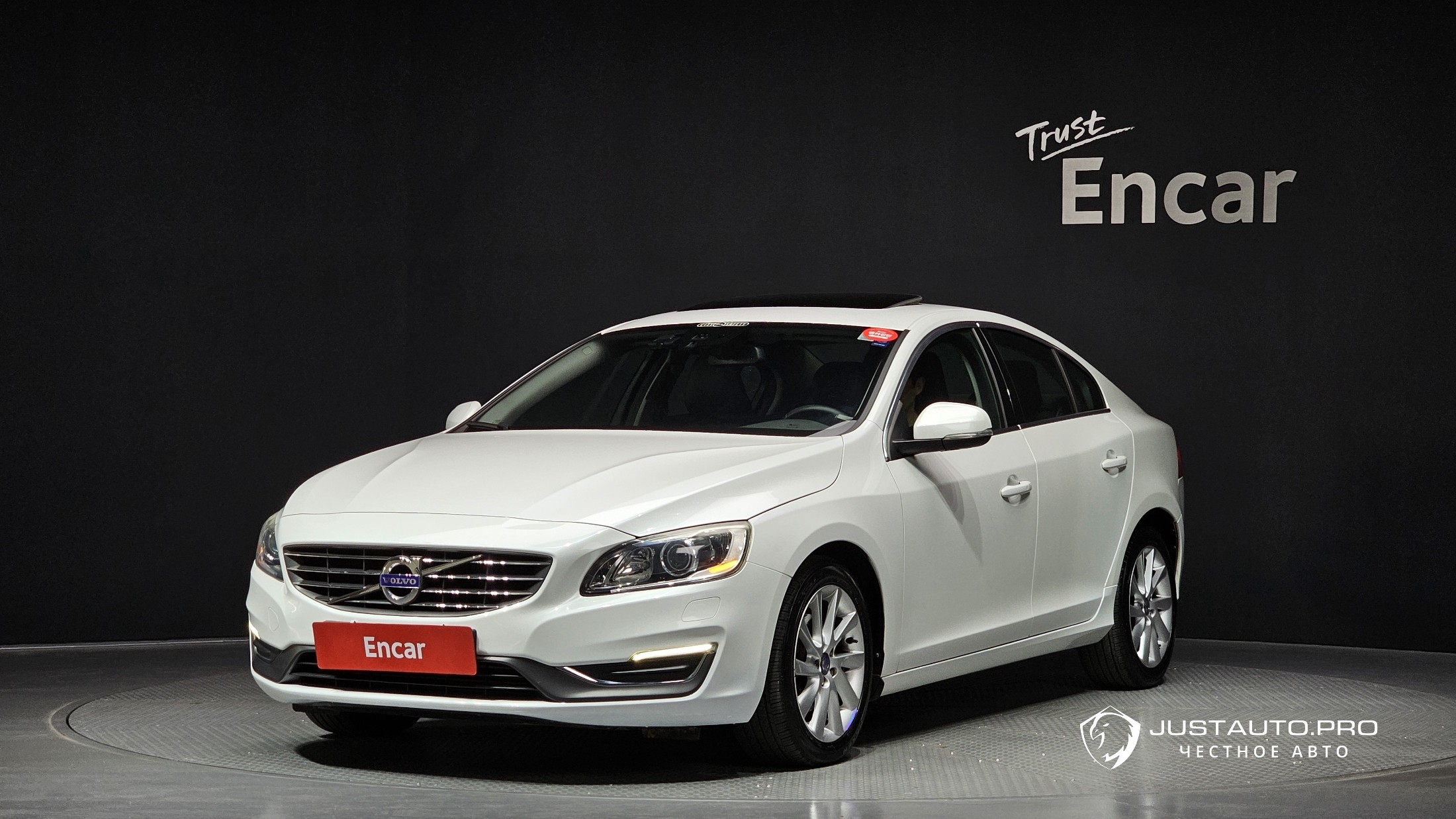 Автомобиль Volvo S60