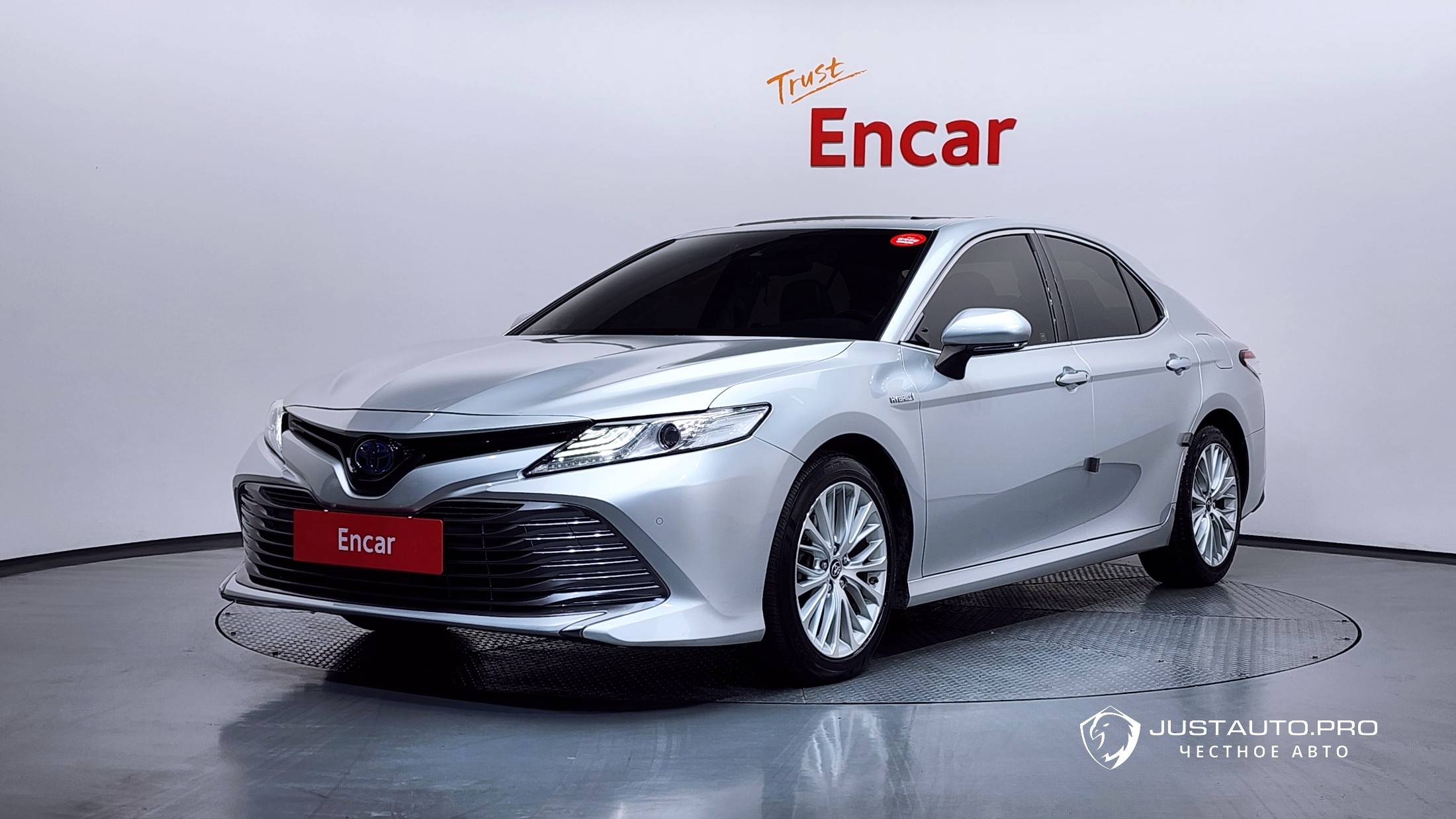 Автомобиль Toyota Camry