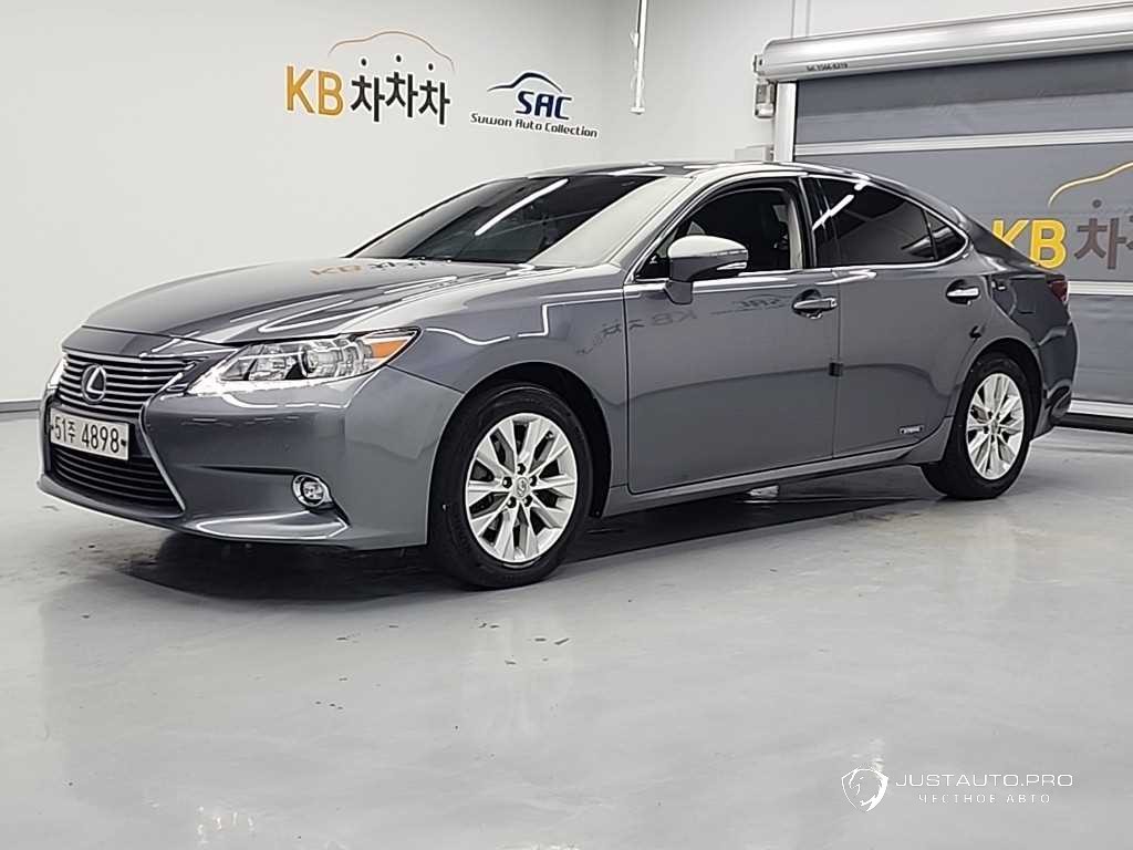 Автомобиль Lexus ES