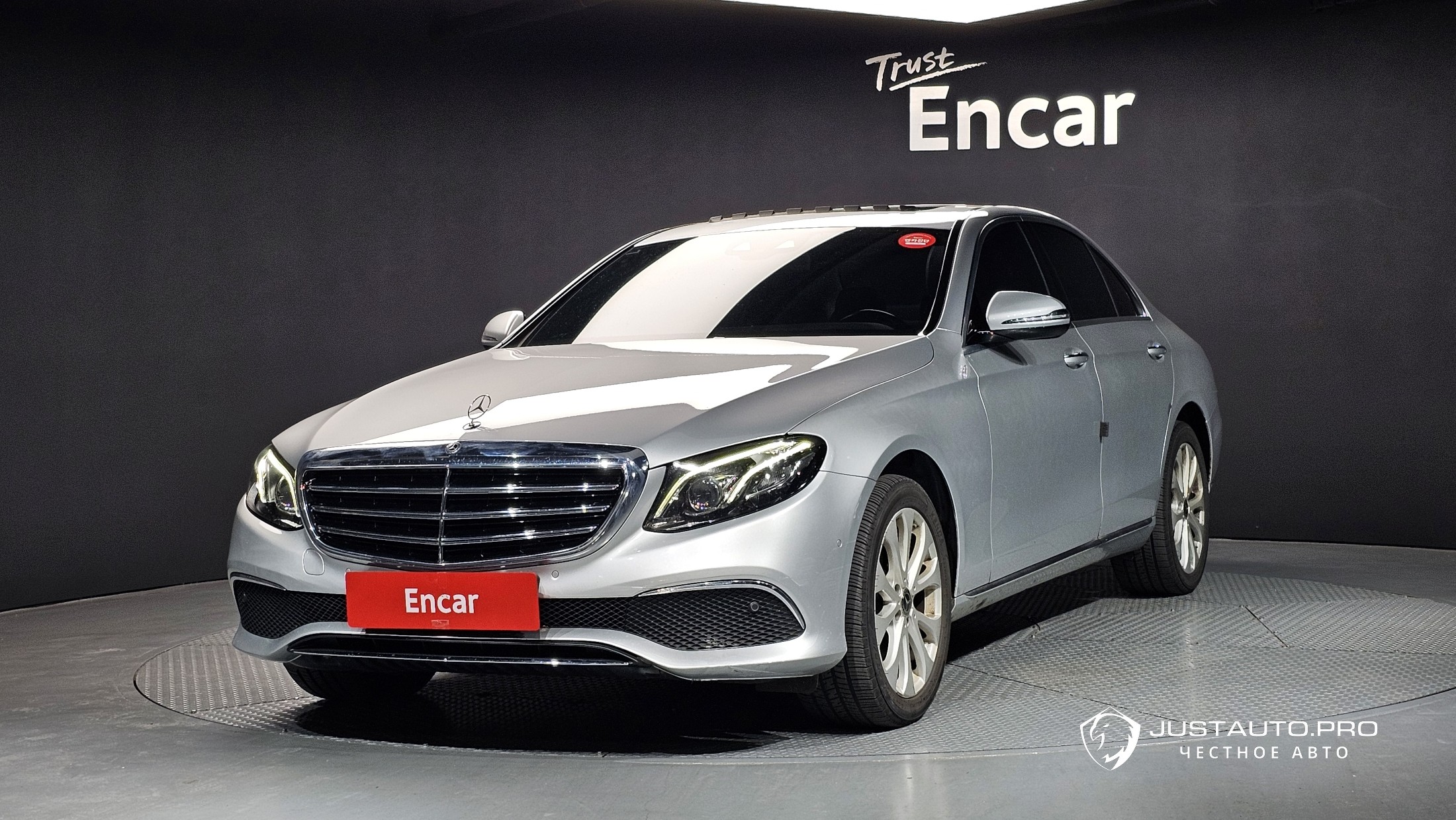 Автомобиль Mercedes-Benz E-Class
