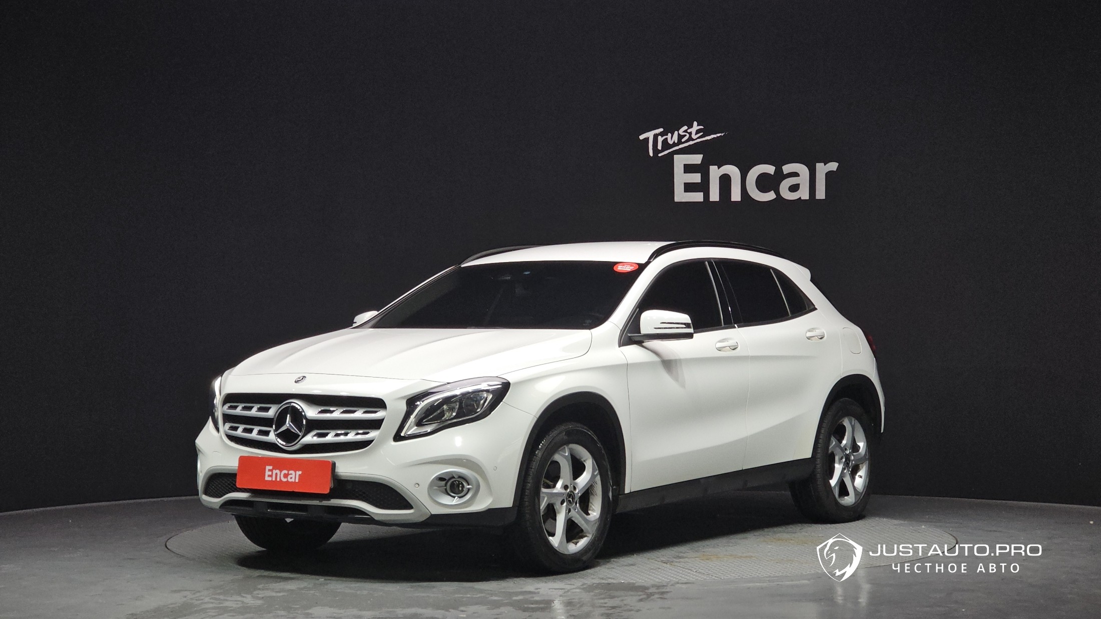 Автомобиль Mercedes-Benz GLA-Class