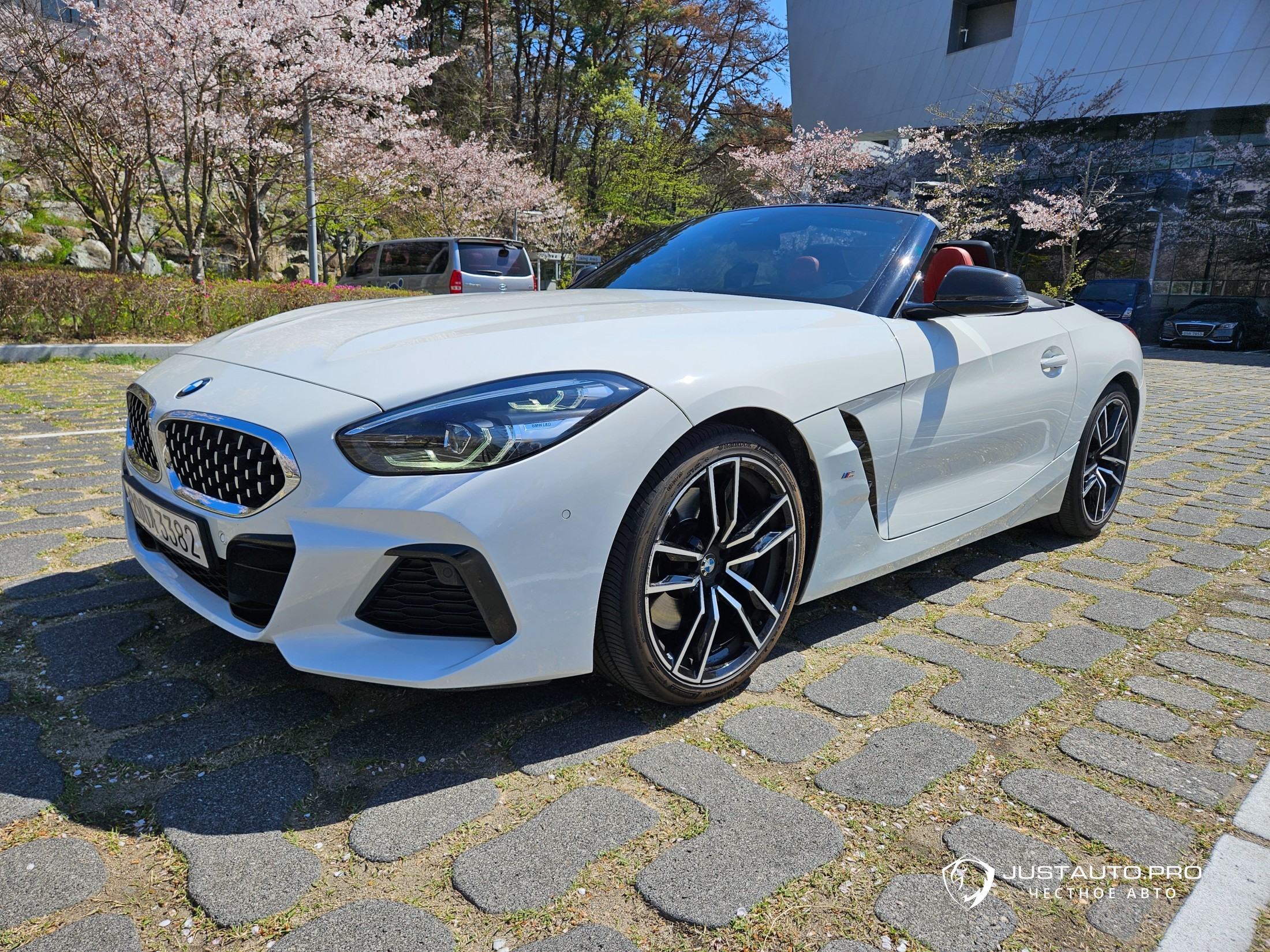 Автомобиль BMW Z4