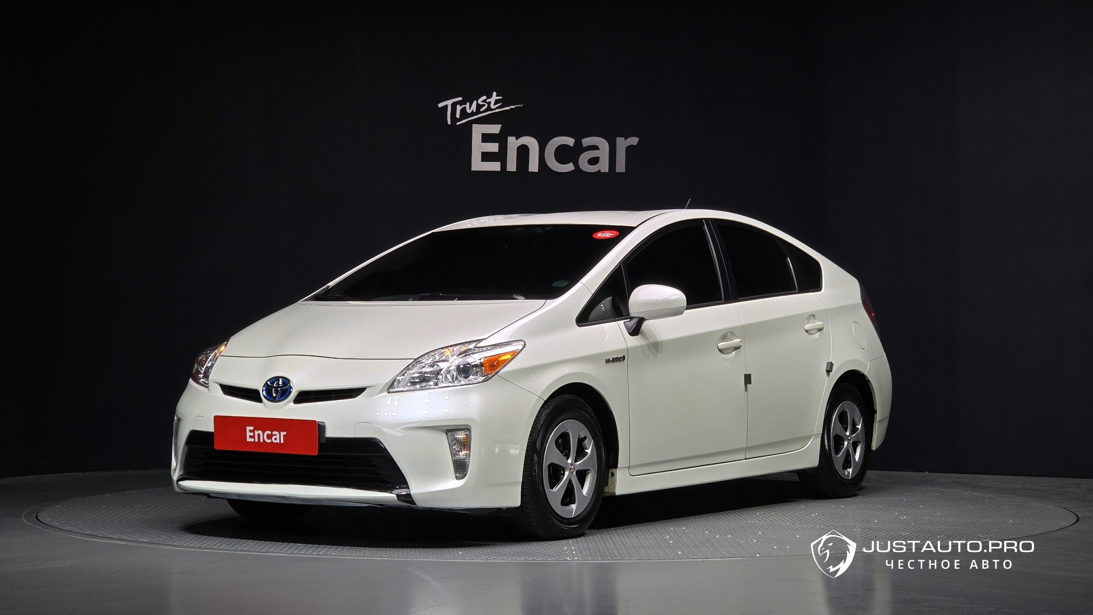 Автомобиль Toyota Prius