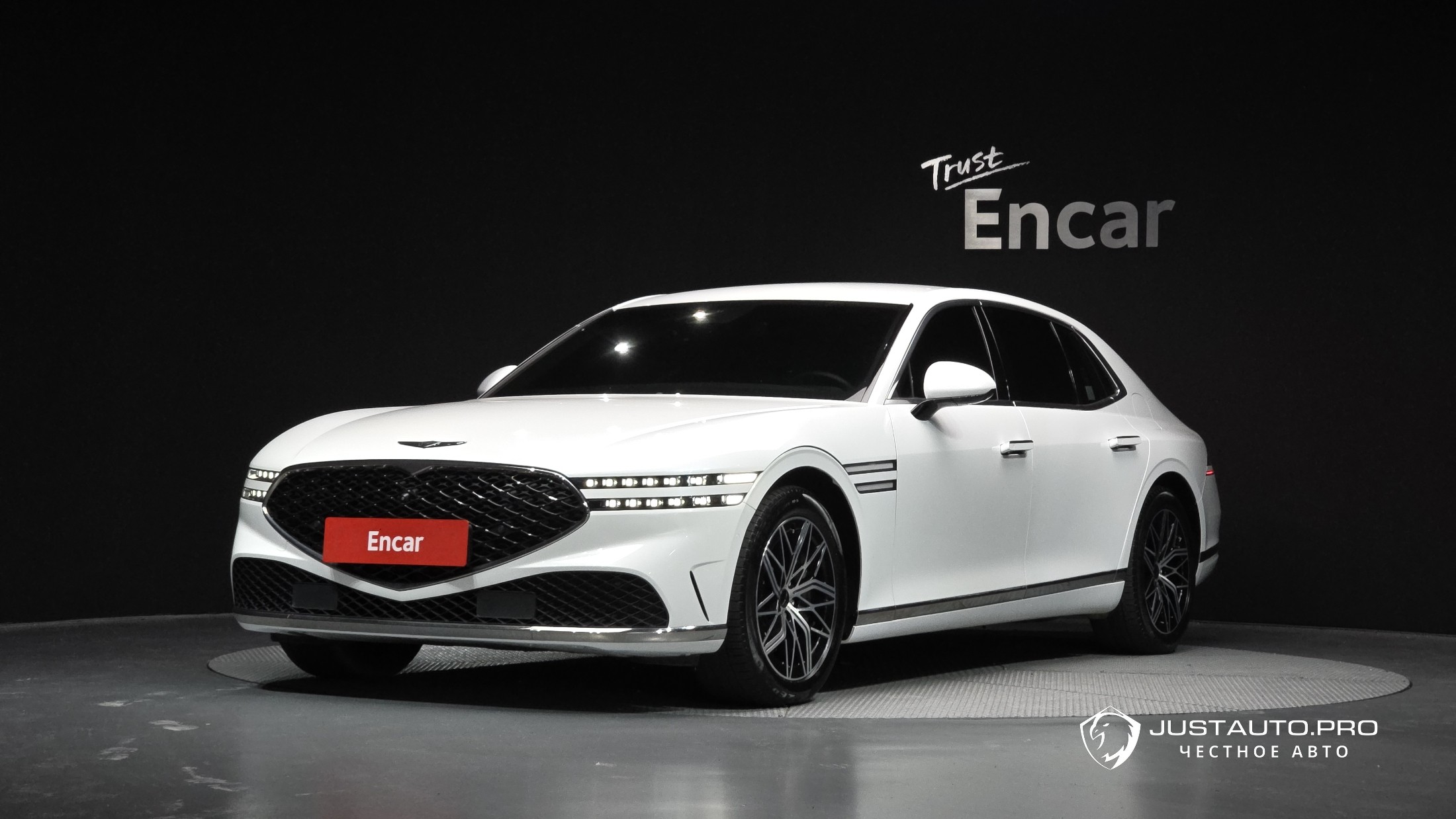 Автомобиль Genesis G90