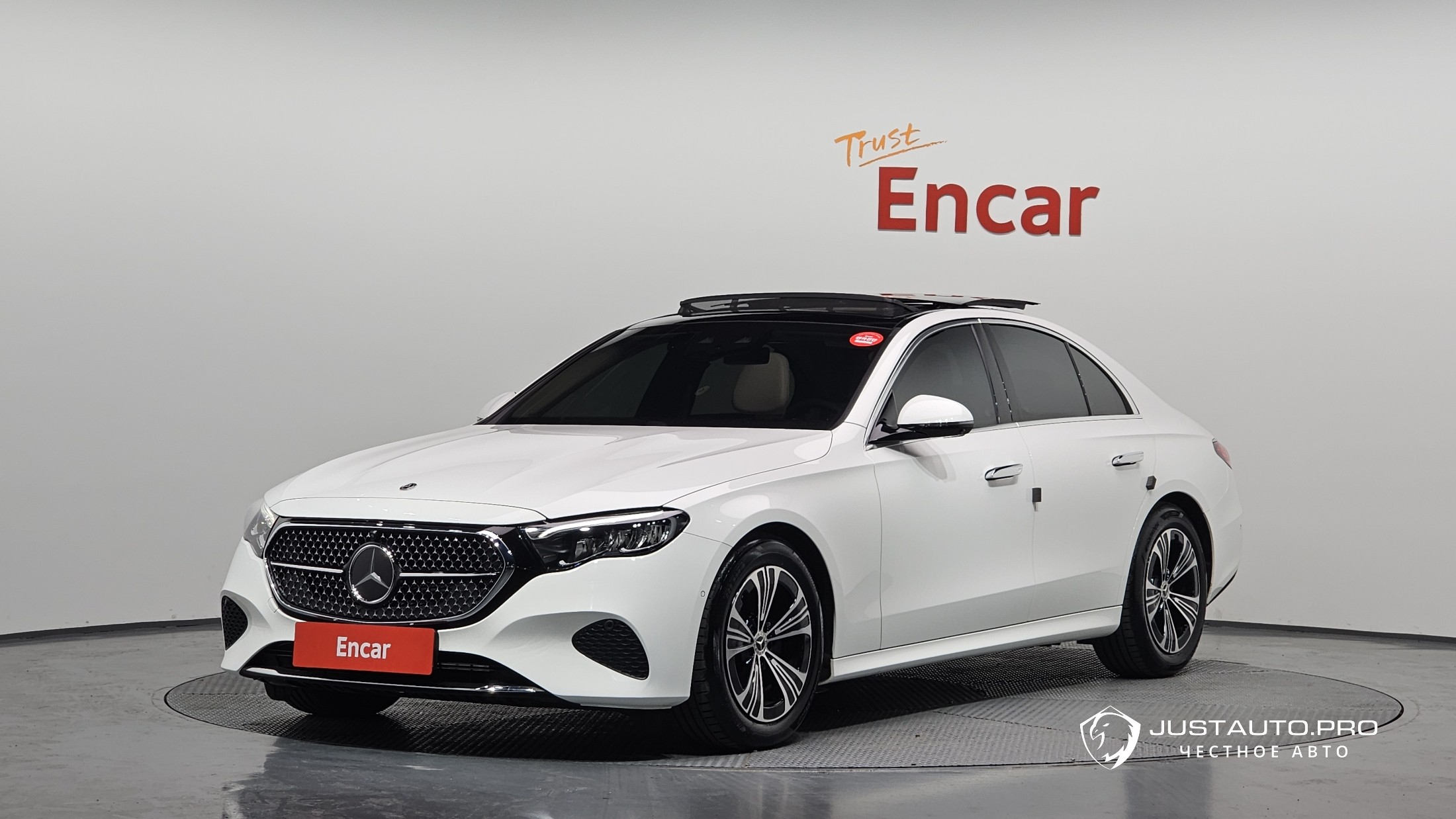 Автомобиль Mercedes-Benz E-Class