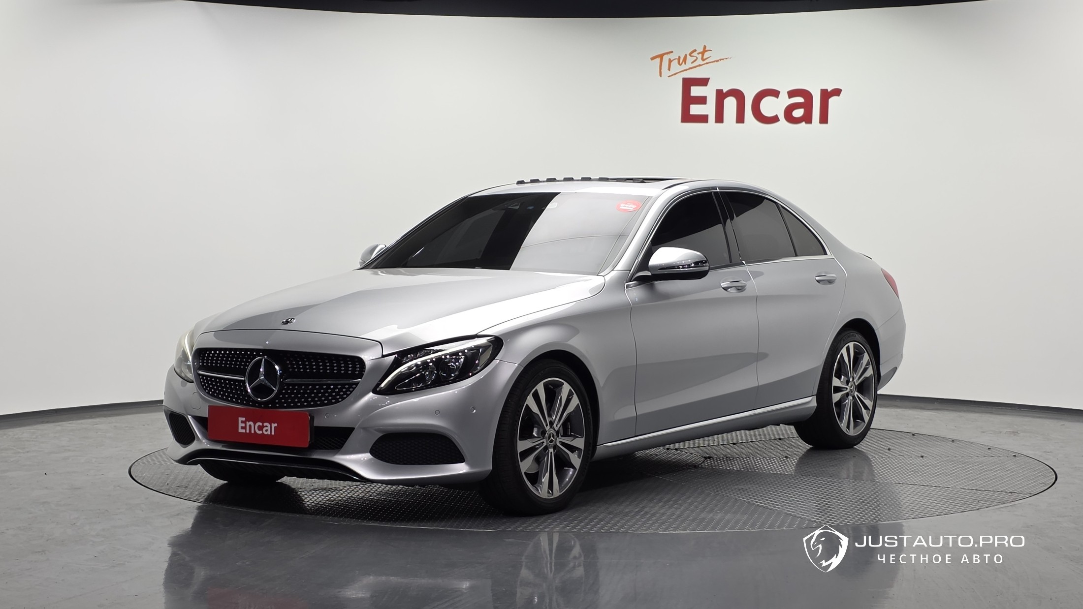 Автомобиль Mercedes-Benz C-Class