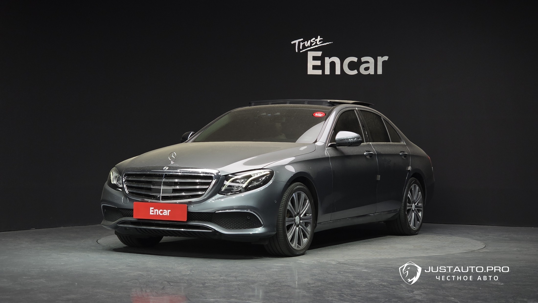 Автомобиль Mercedes-Benz E-Class