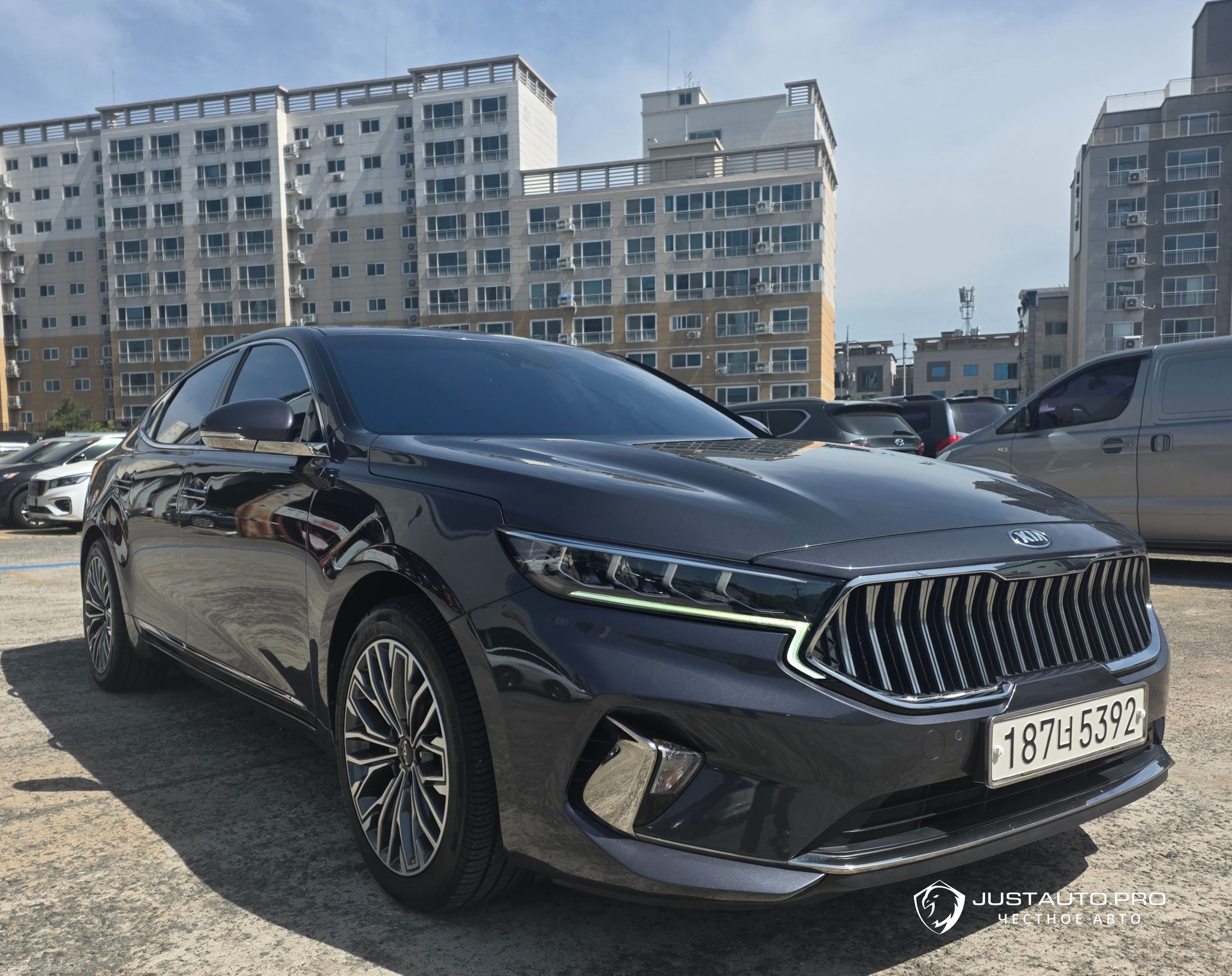 Автомобиль Kia K7