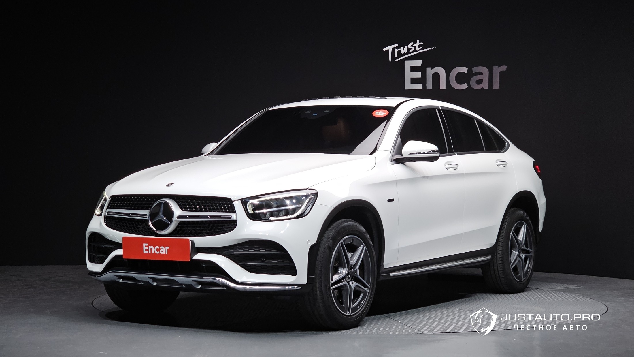 Автомобиль Mercedes-Benz GLC-Class