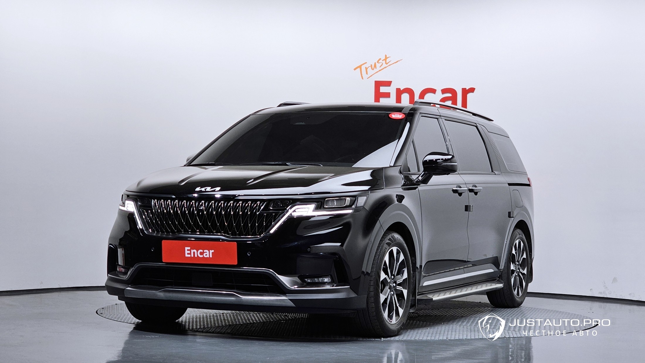 Автомобиль Kia Canival