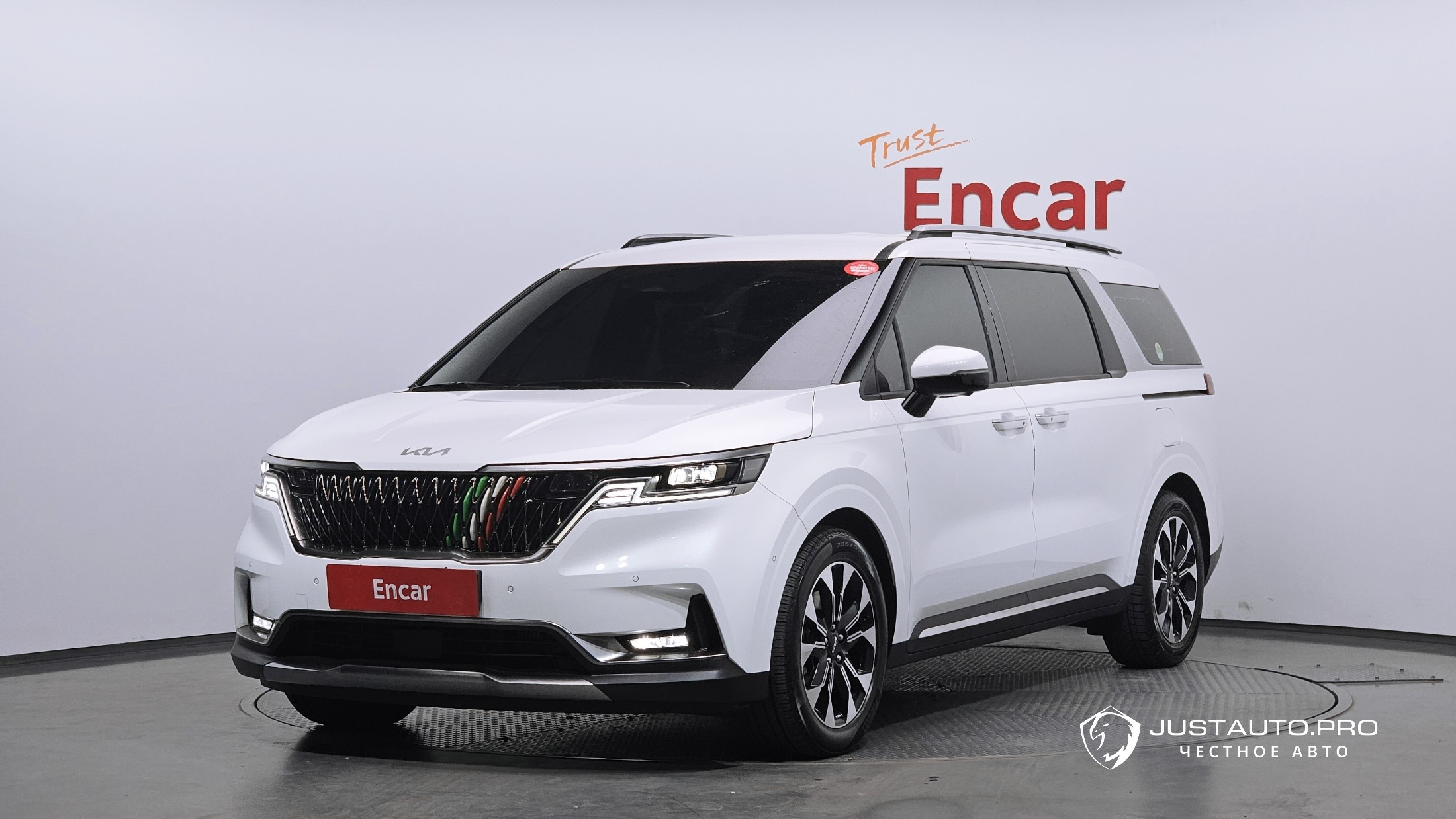 Автомобиль Kia Canival