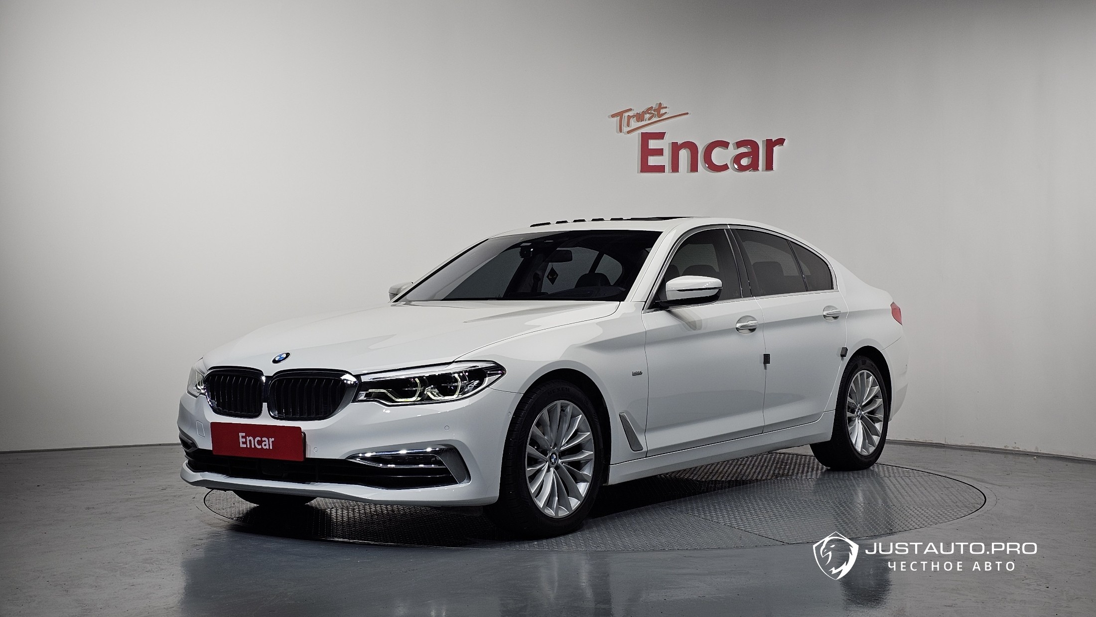 Автомобиль BMW 5-Series