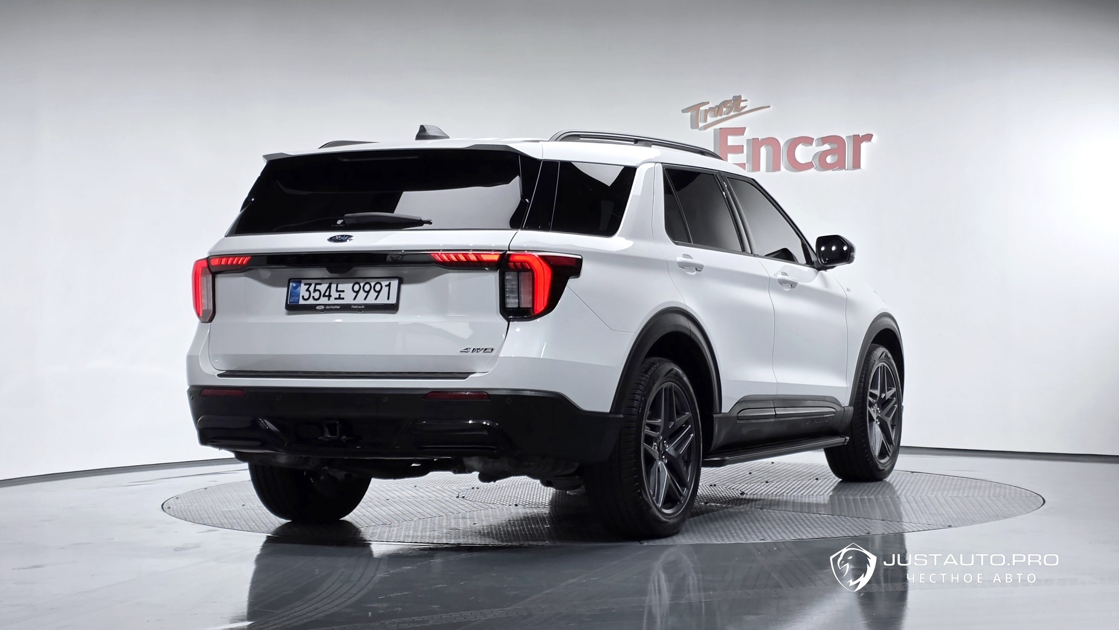 Автомобиль Ford Explorer