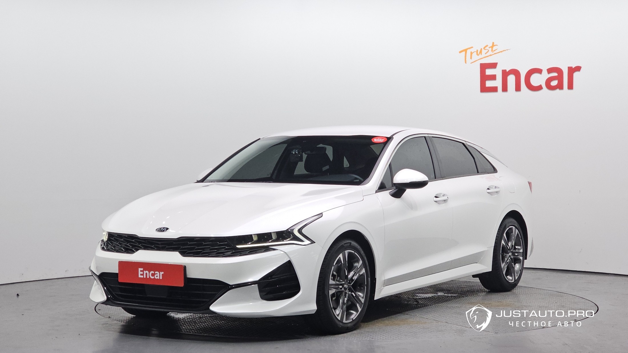 Автомобиль Kia K5
