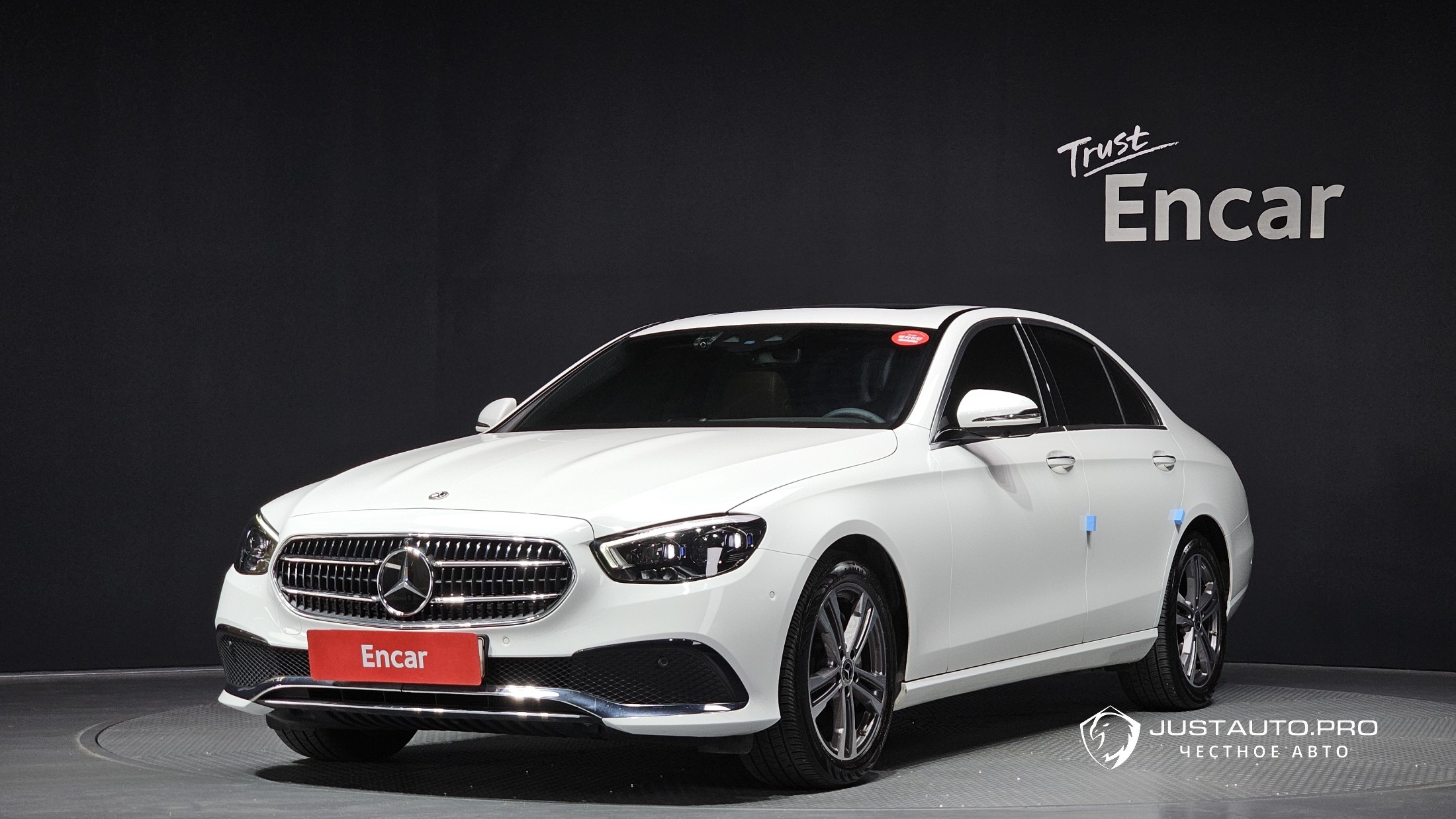 Автомобиль Mercedes-Benz E-Class