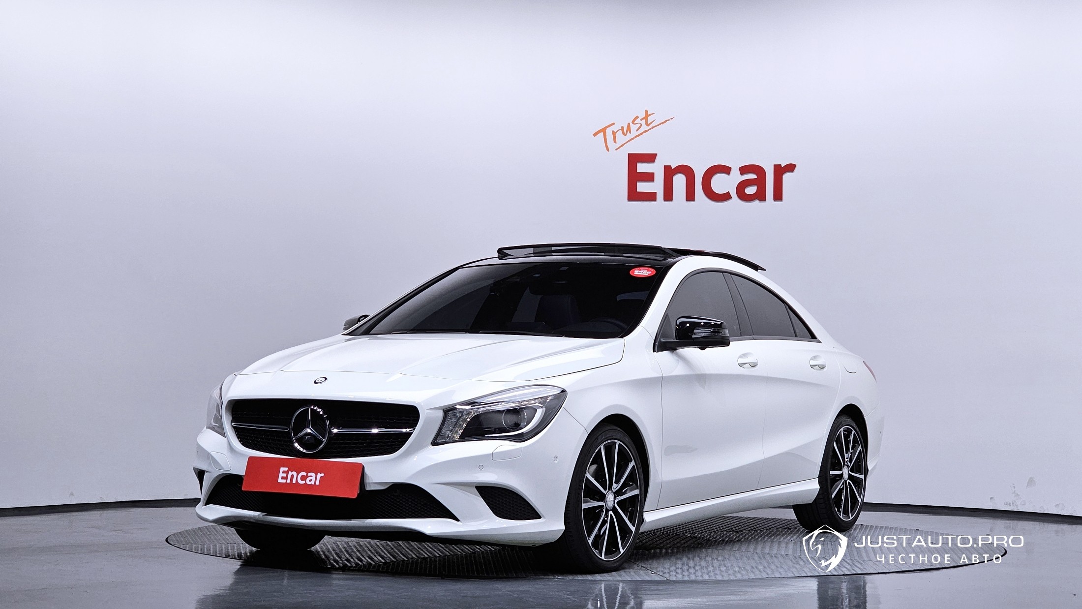 Автомобиль Mercedes-Benz CLA-Class