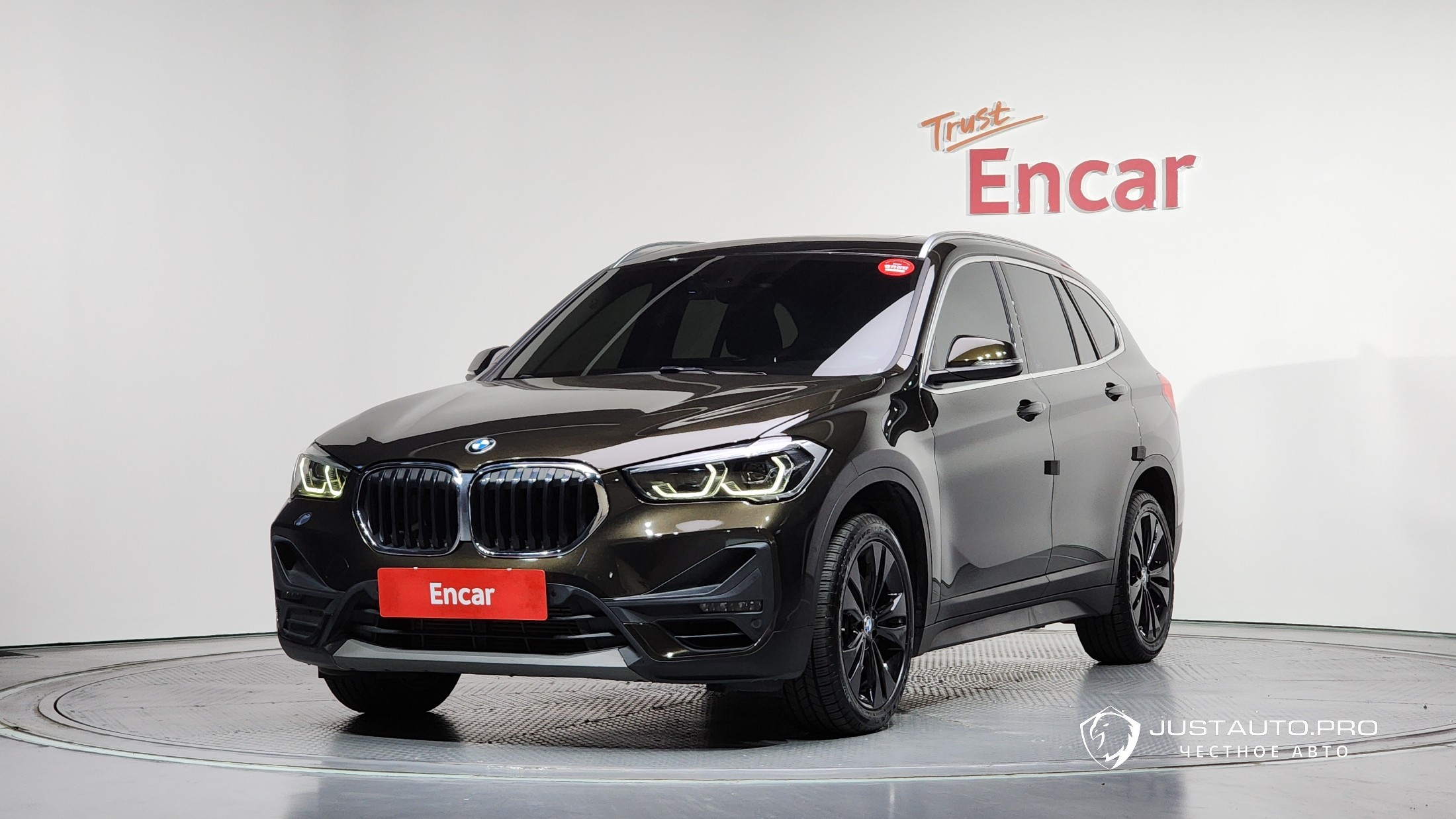 Автомобиль BMW X1