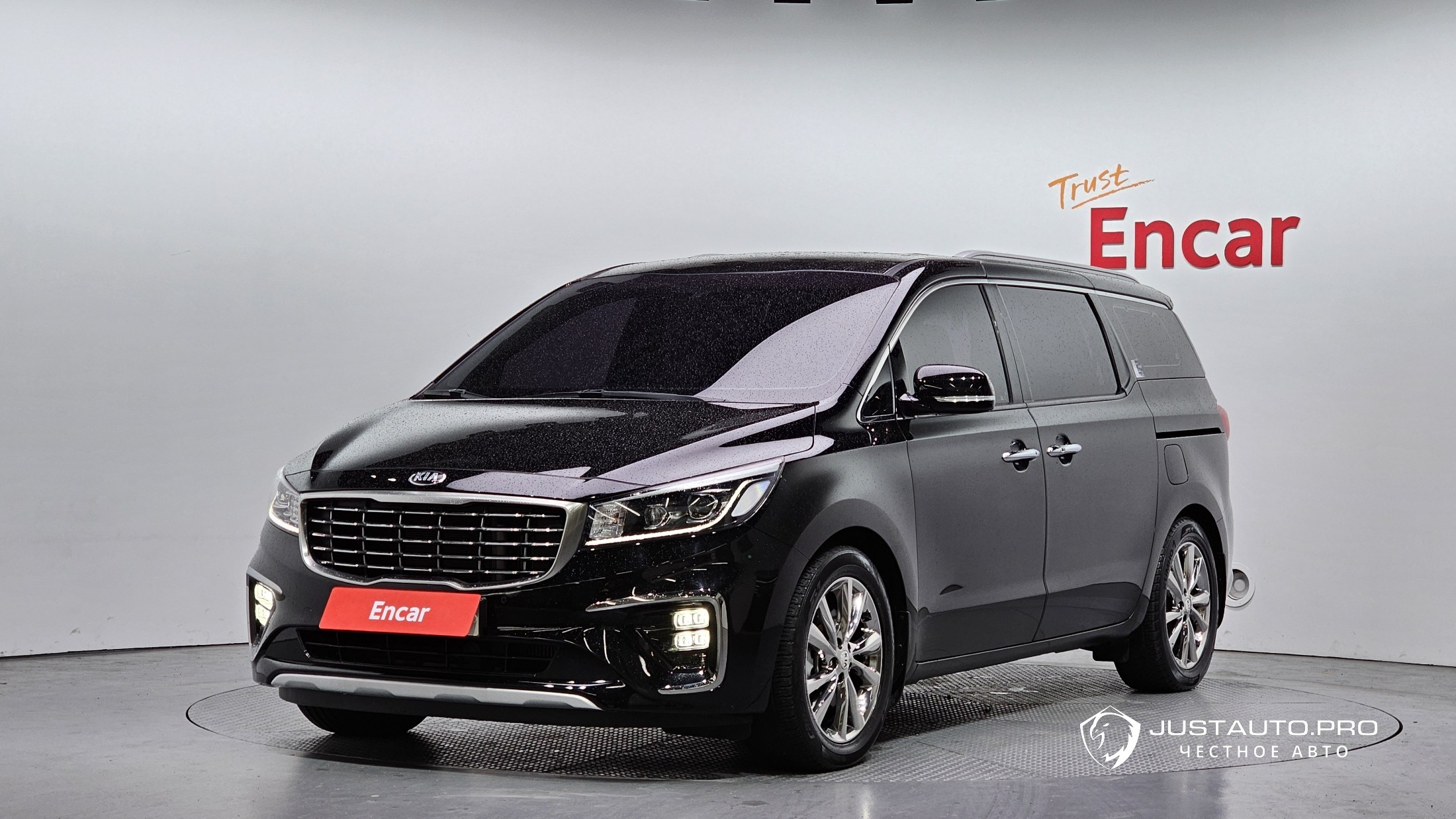 Автомобиль Kia Canival