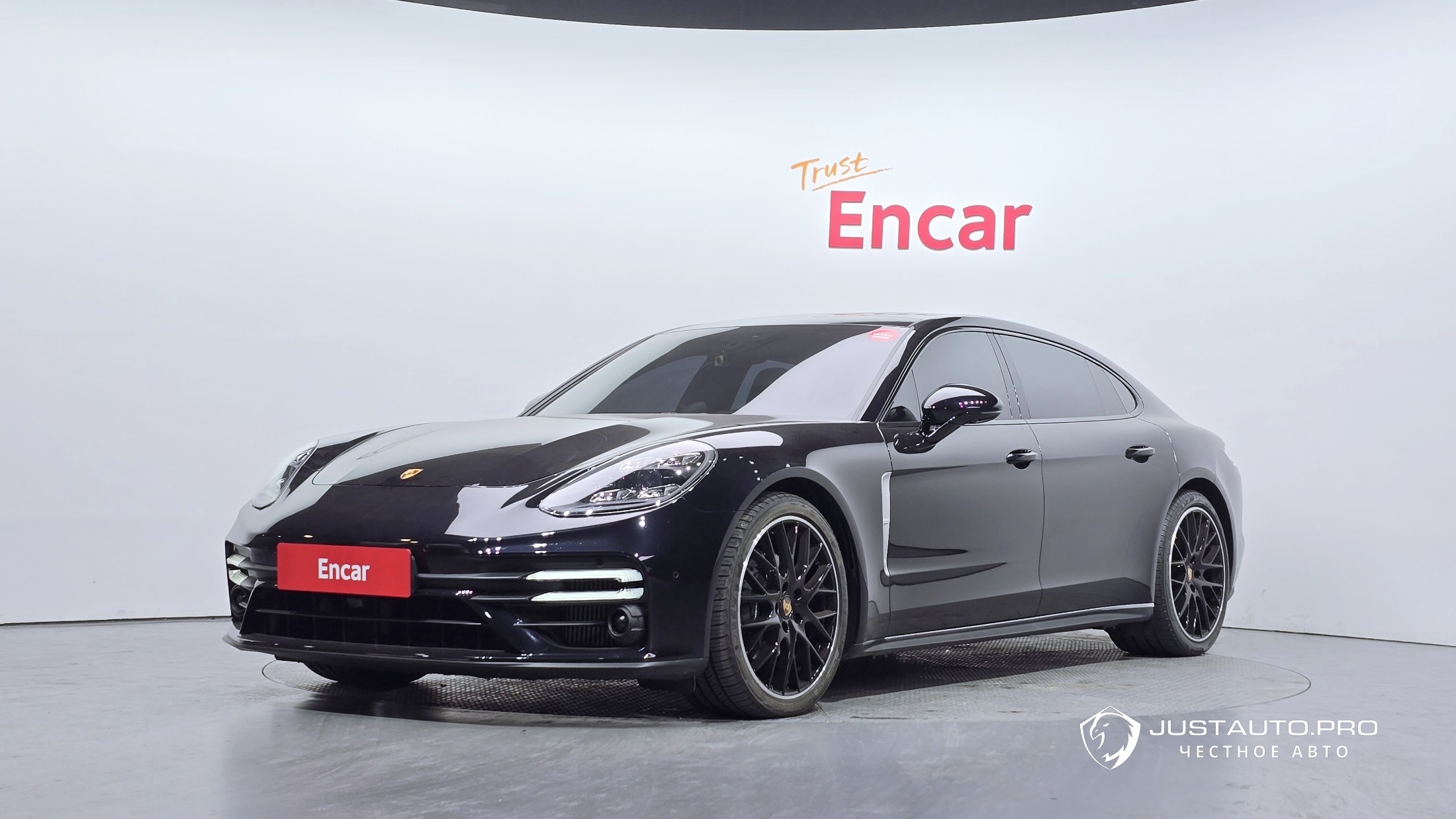 Автомобиль Porsche Panamera