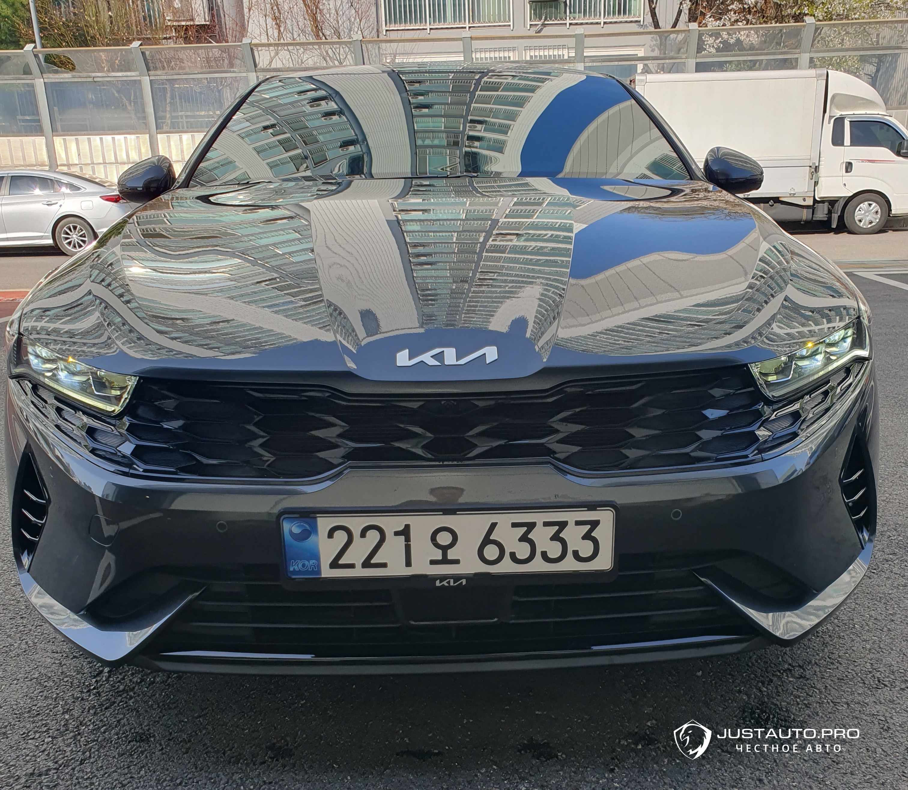 Автомобиль Kia K5