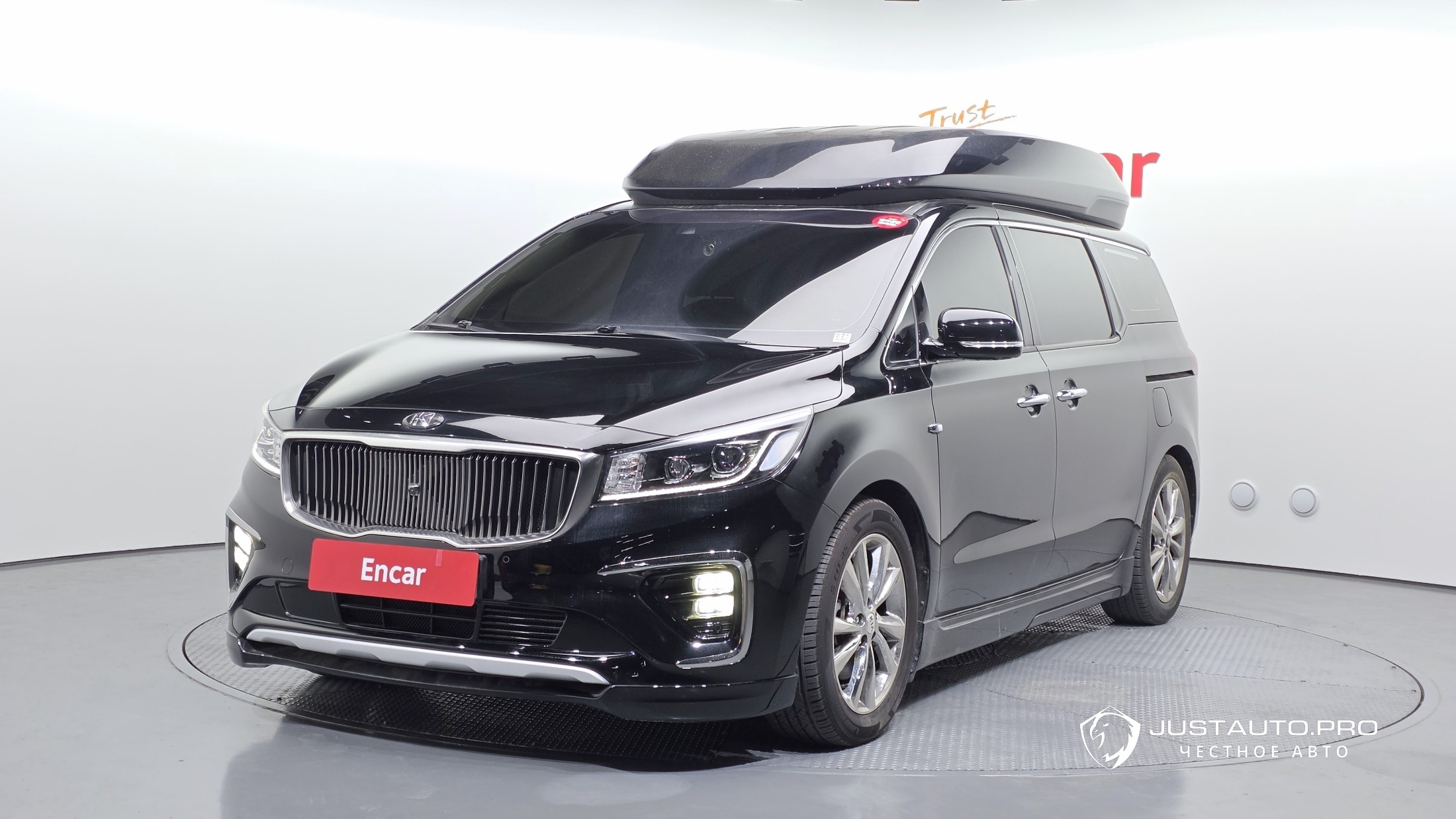 Автомобиль Kia Canival