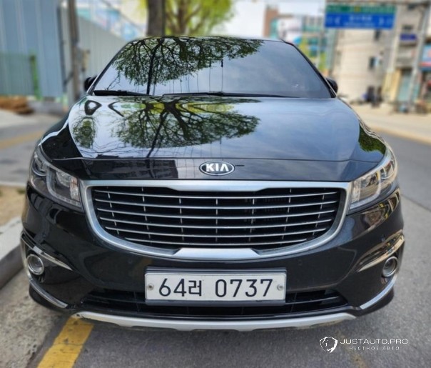 Автомобиль Kia Canival