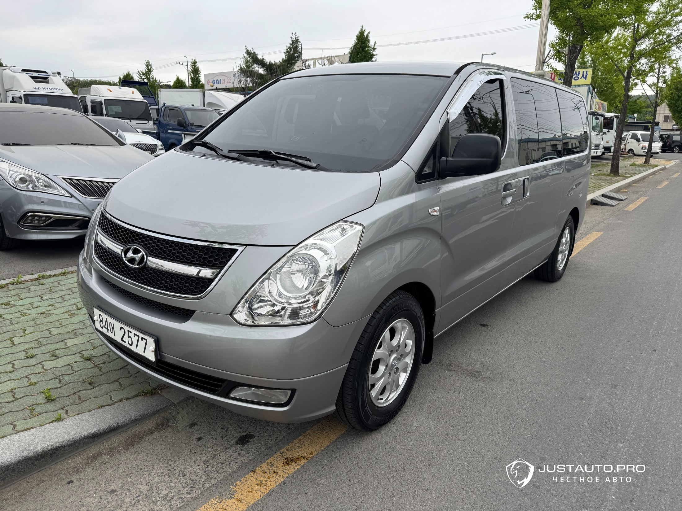 Автомобиль Hyundai Starex