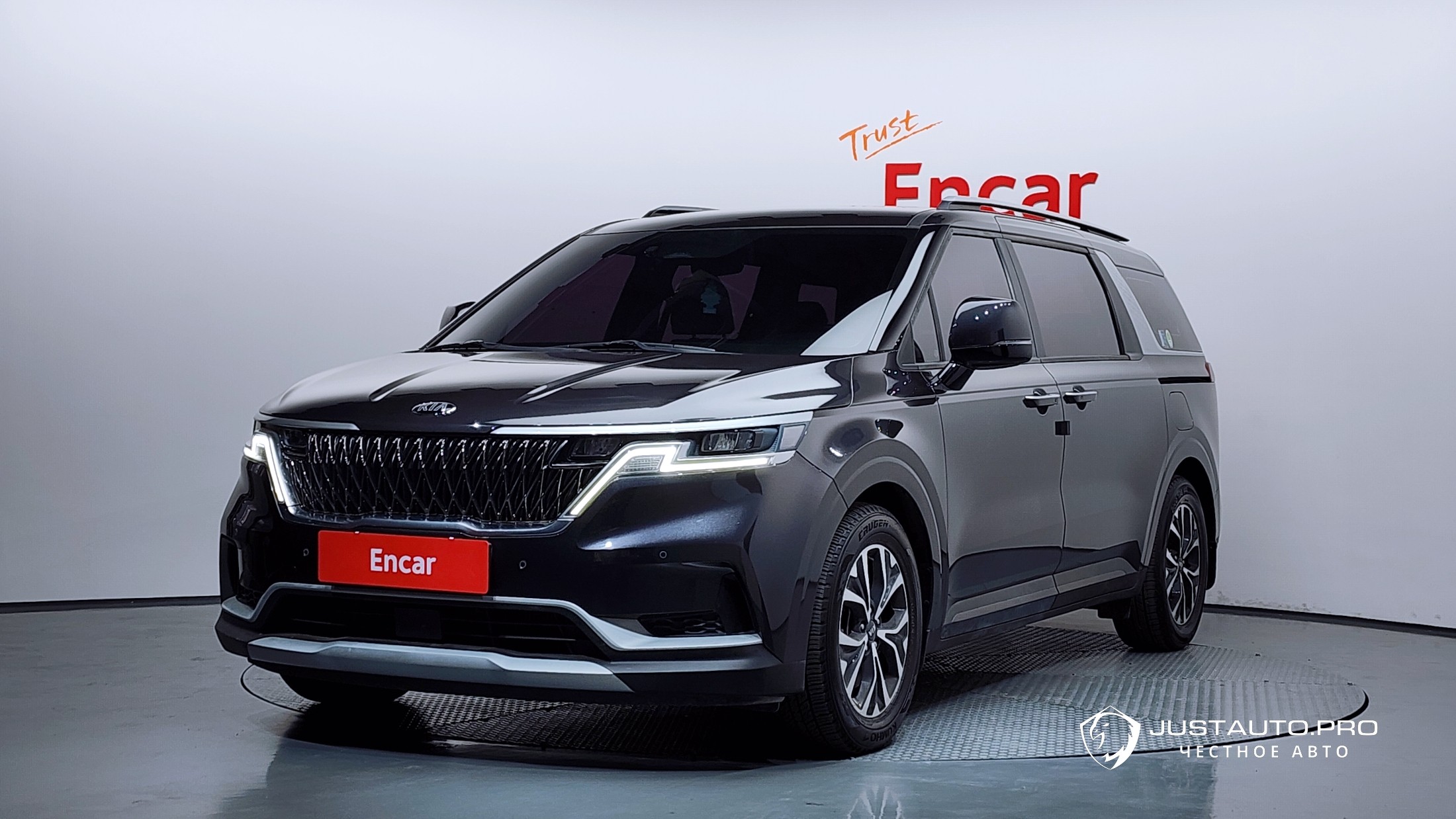 Автомобиль Kia Canival