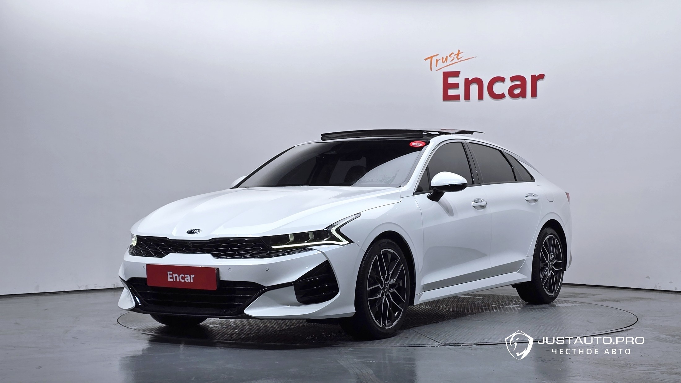 Автомобиль Kia K5