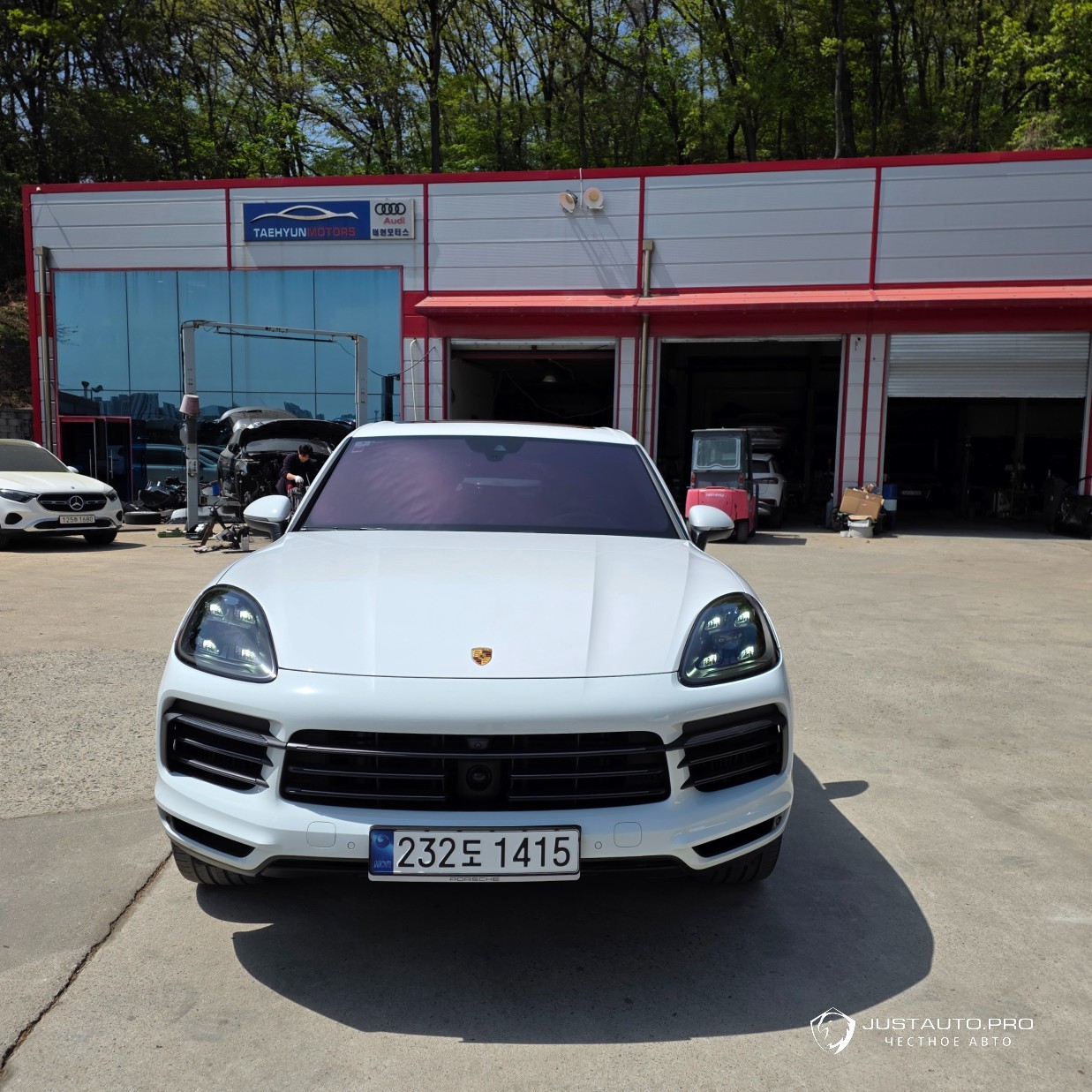 Автомобиль Porsche Cayenne