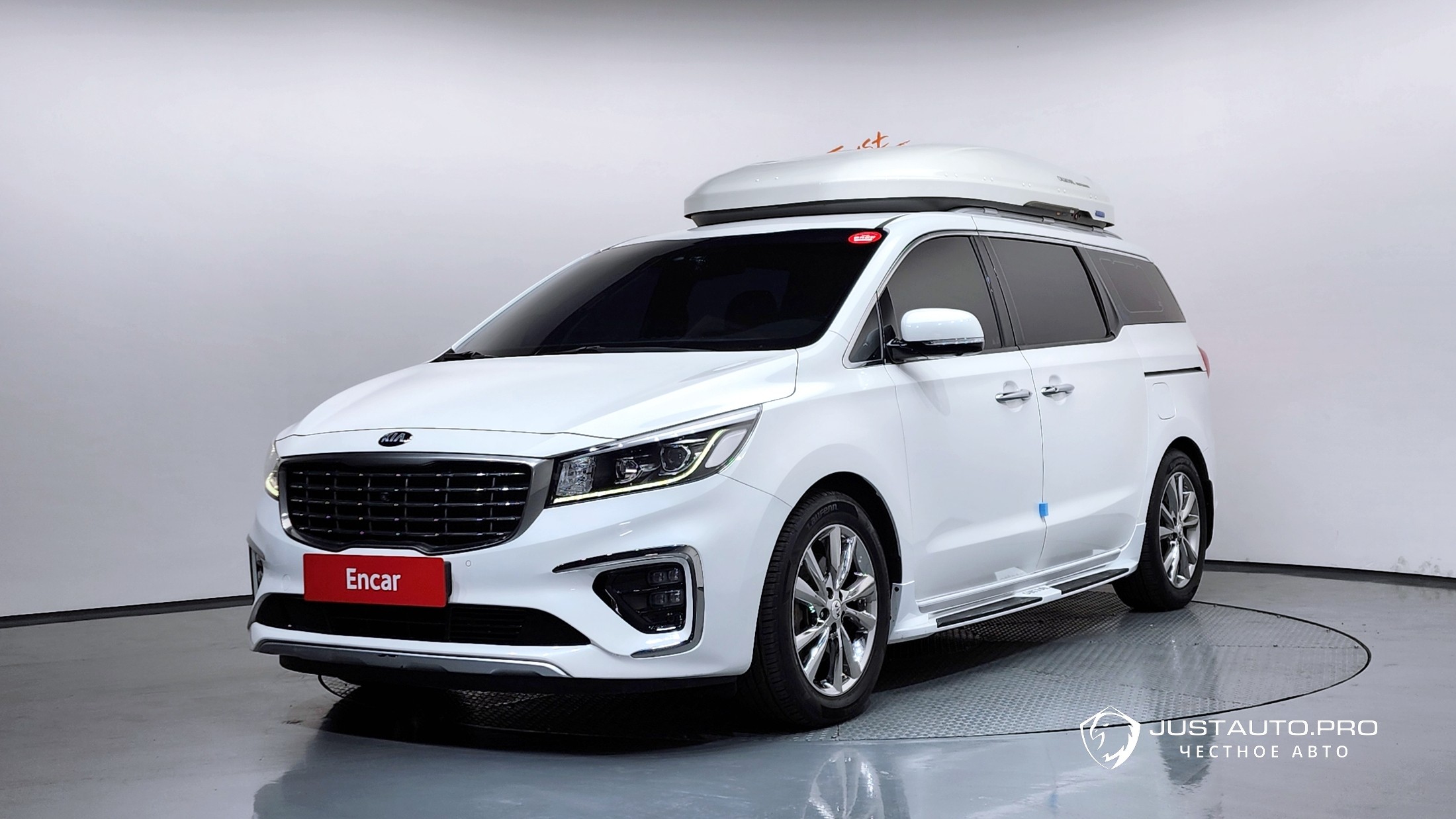 Автомобиль Kia Canival