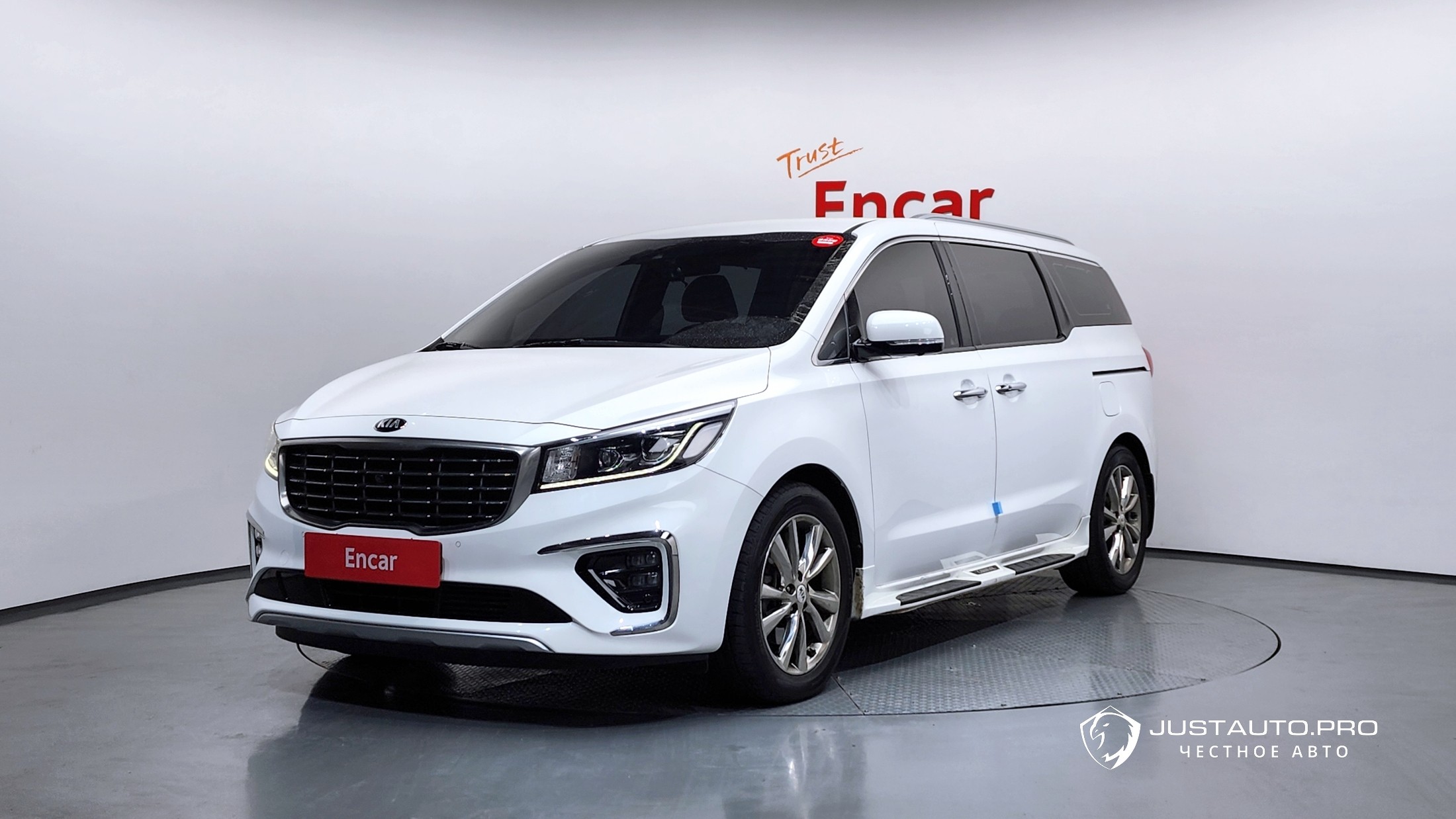Автомобиль Kia Canival