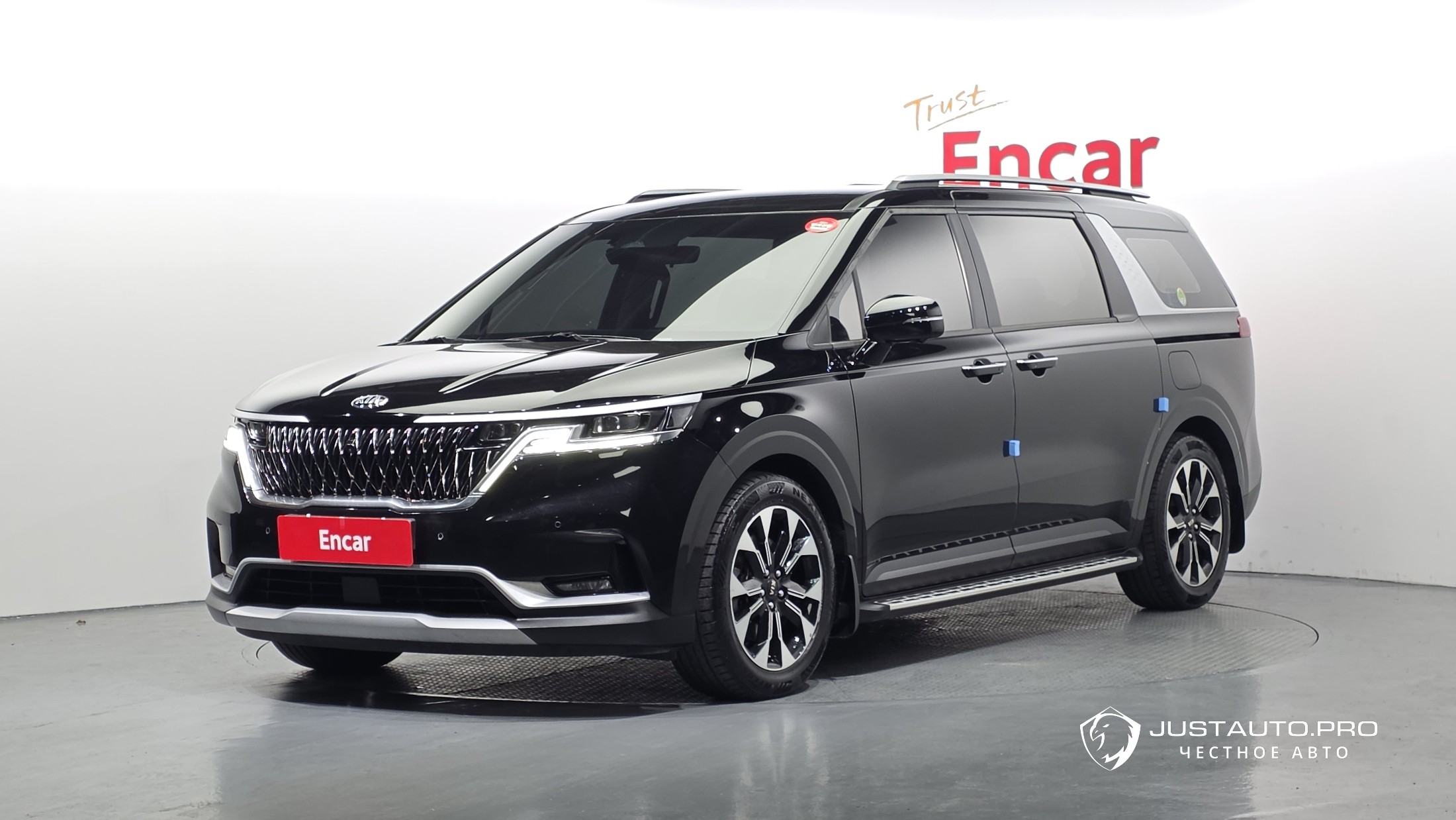 Автомобиль Kia Canival