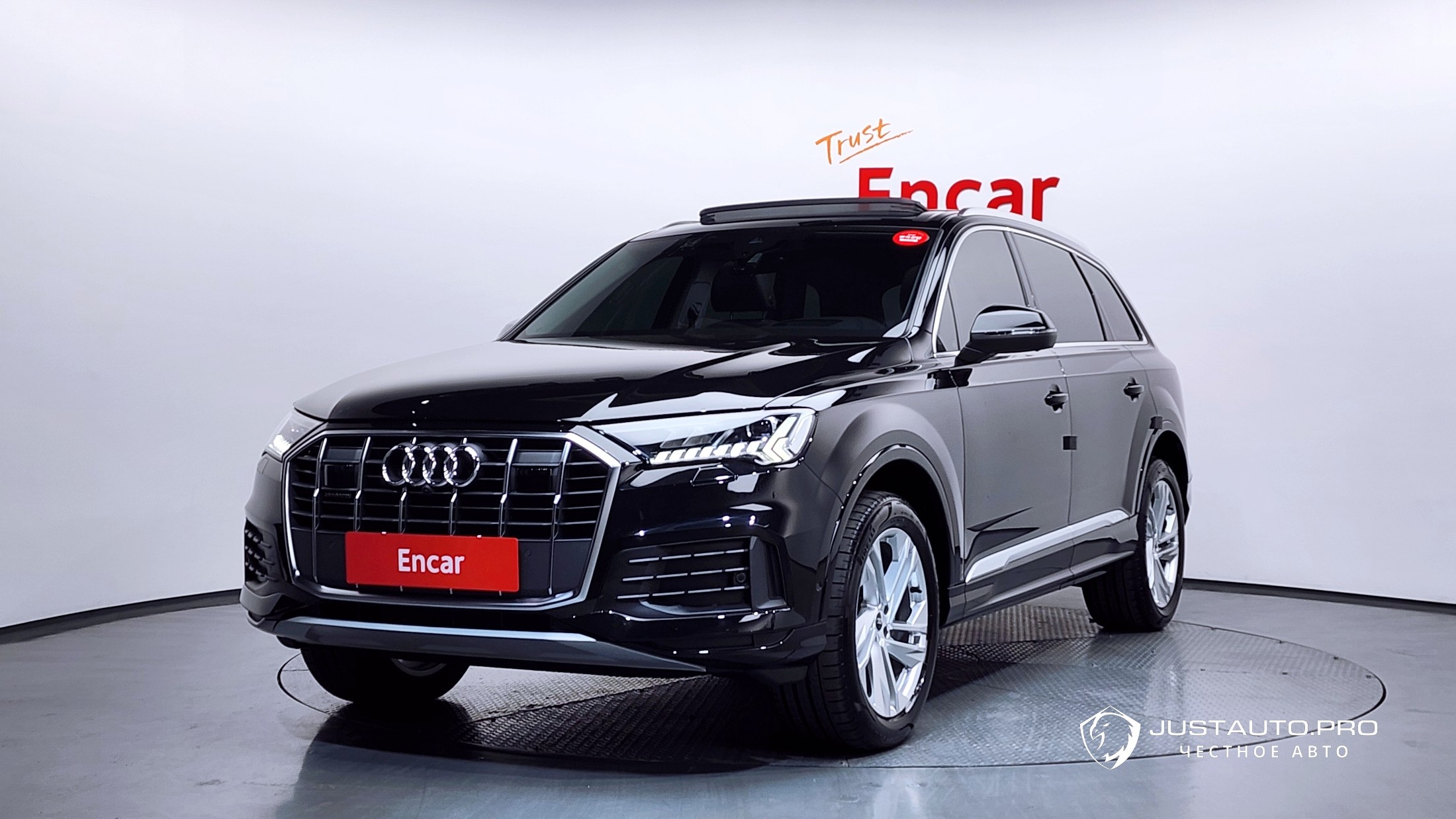 Автомобиль Audi Q7