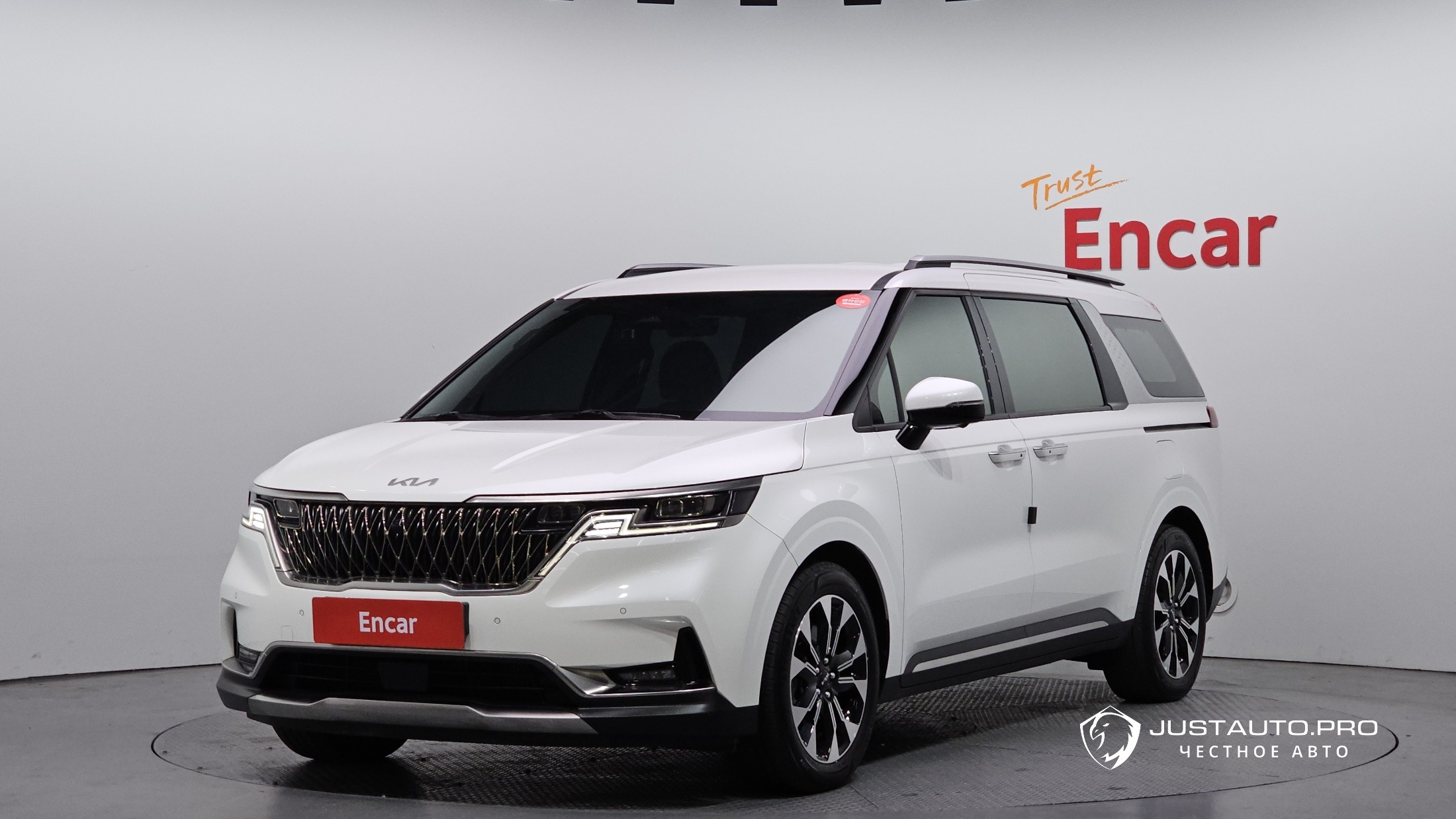 Автомобиль Kia Canival