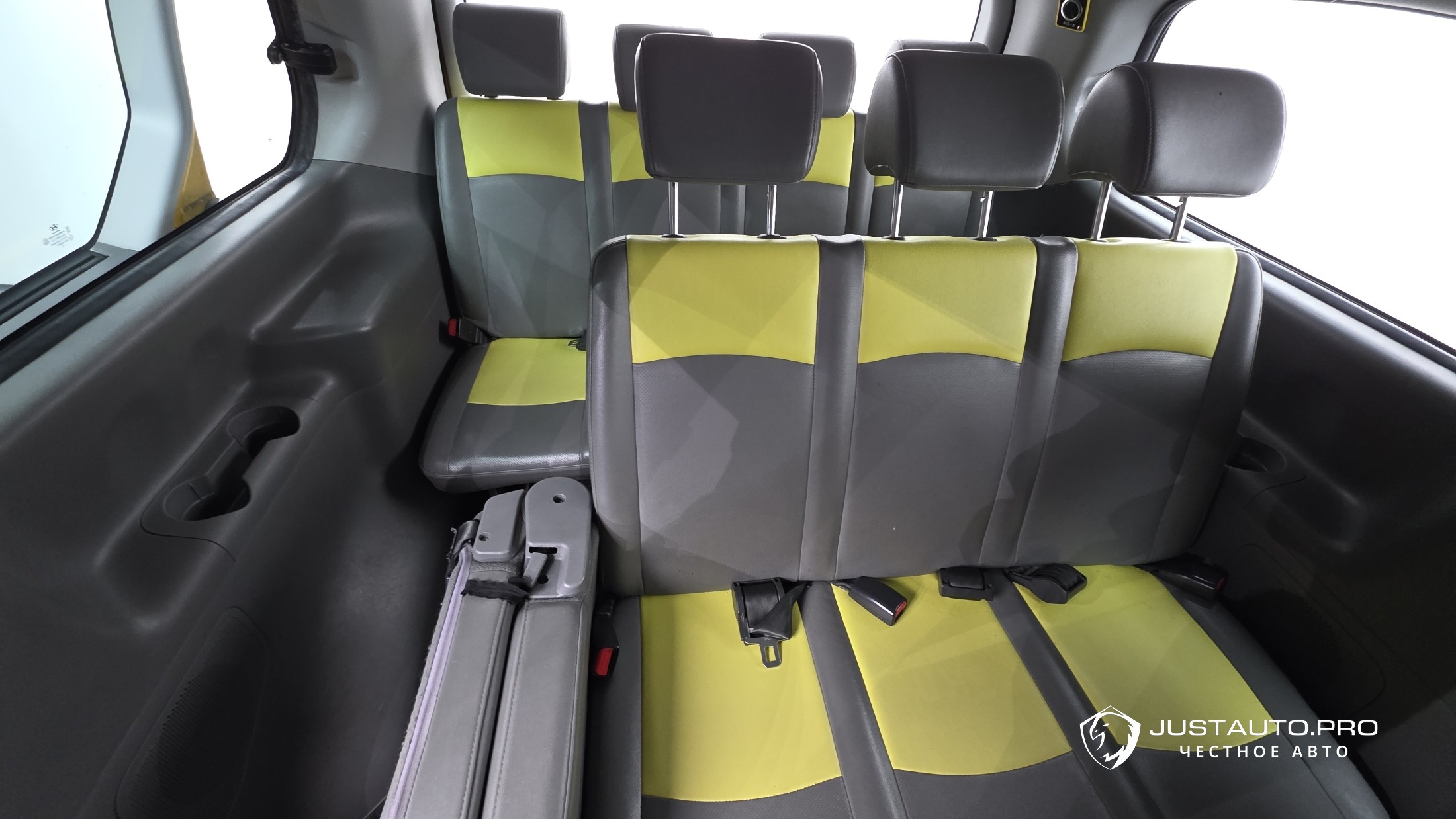 Автомобиль Hyundai Starex