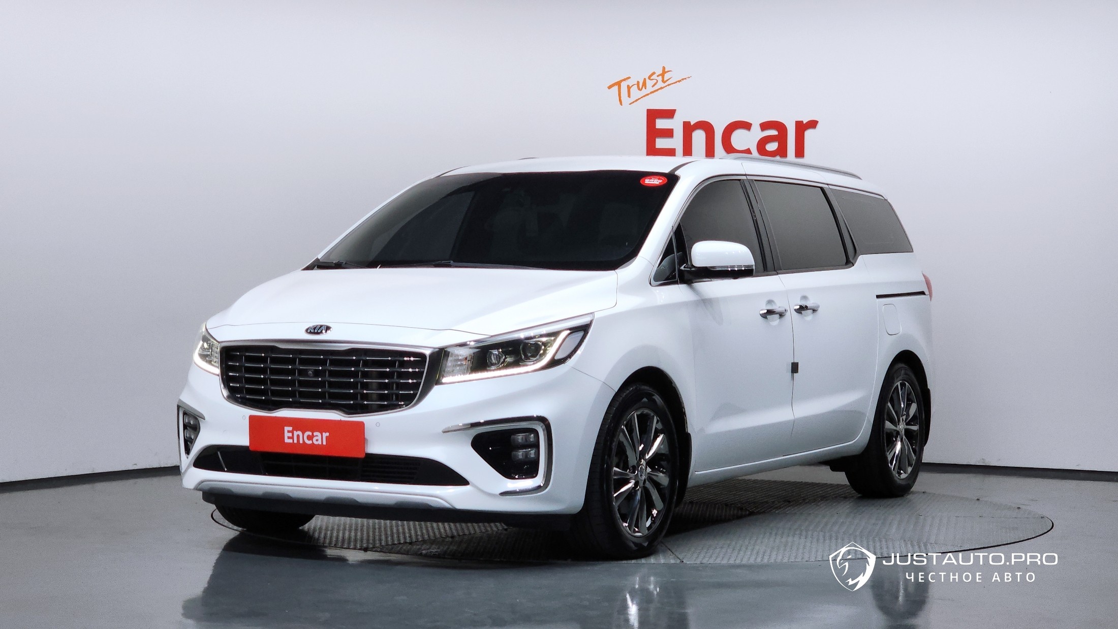 Автомобиль Kia Canival