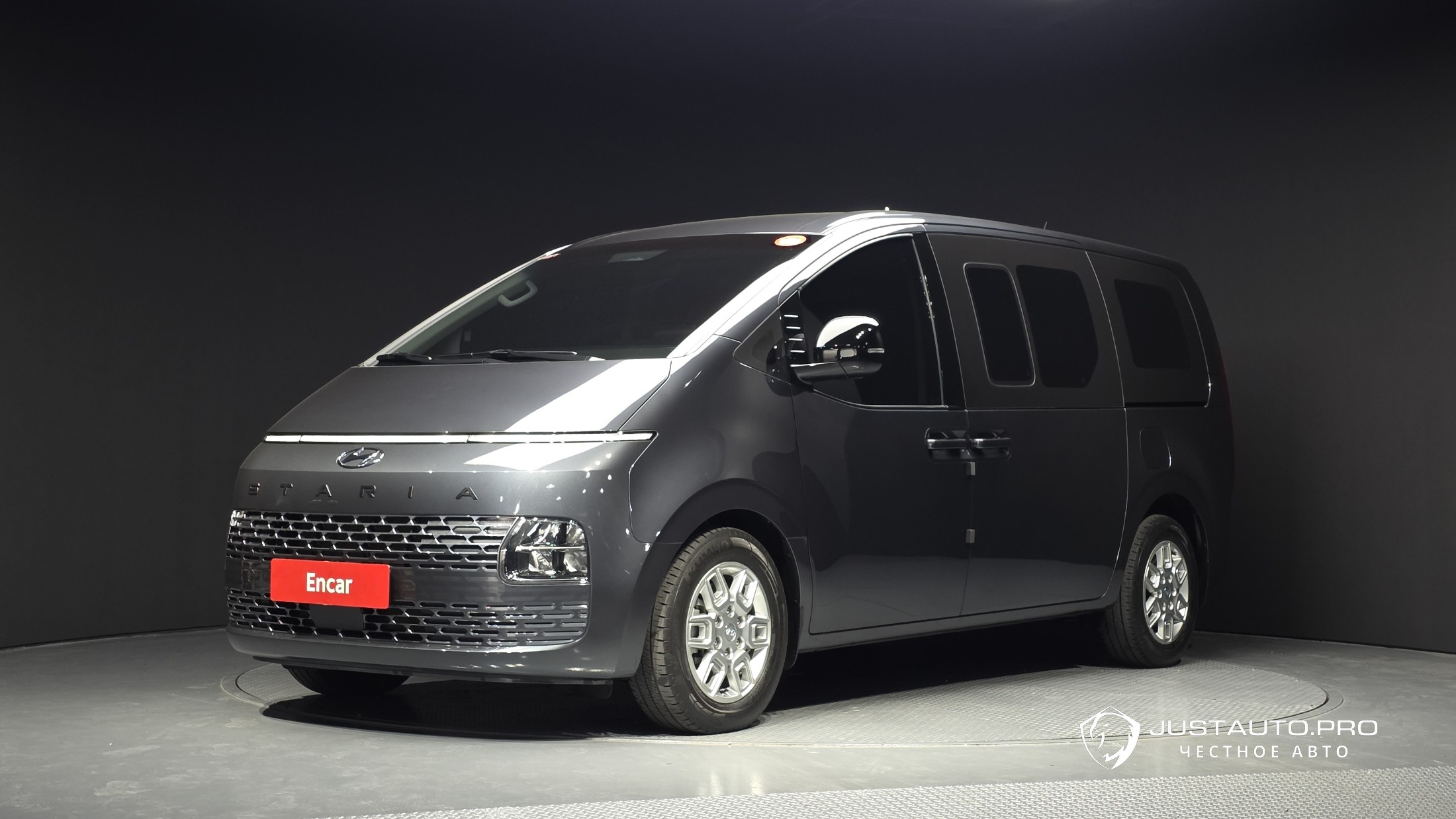 Автомобиль Hyundai Staria