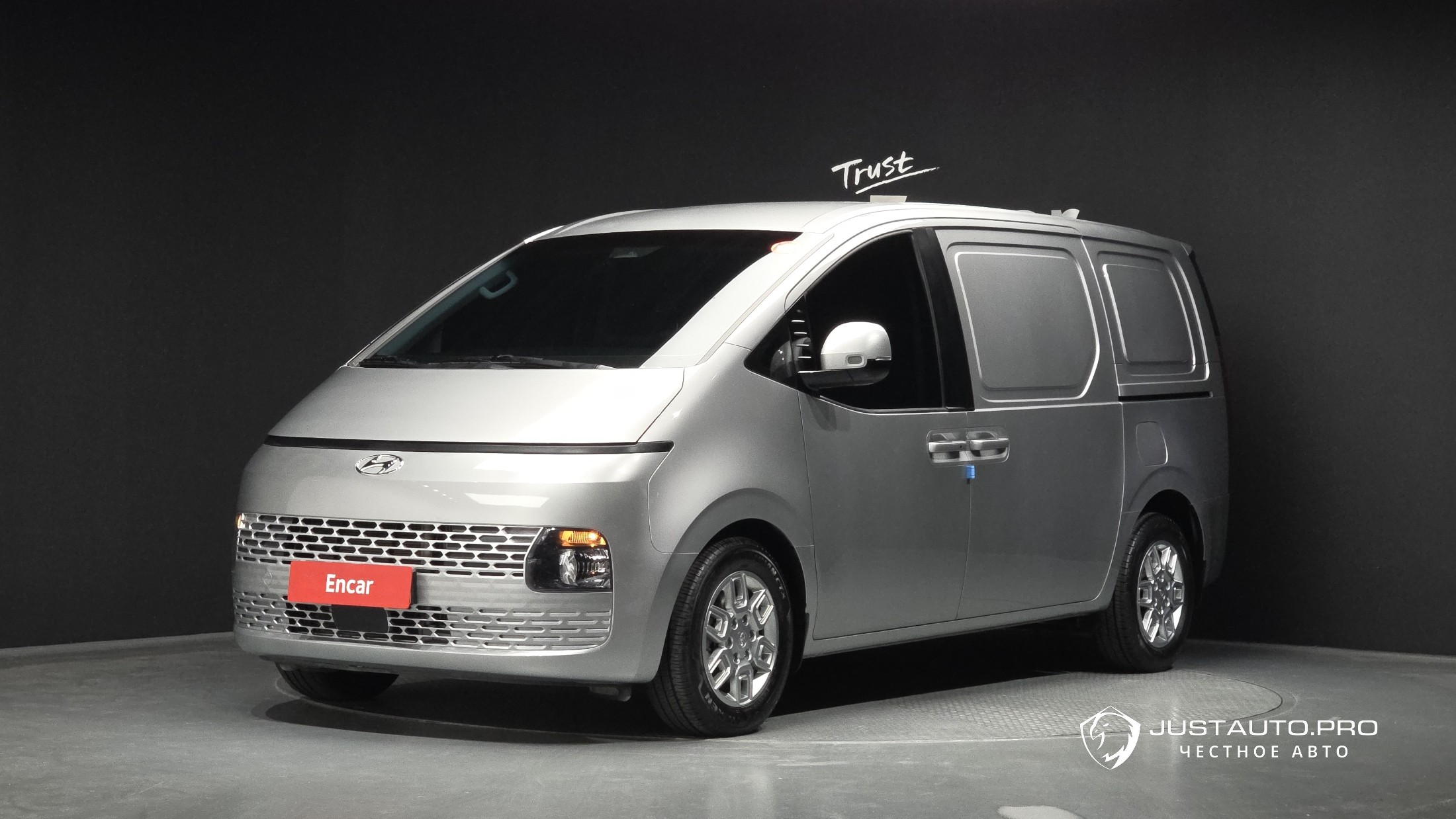 Автомобиль Hyundai Staria