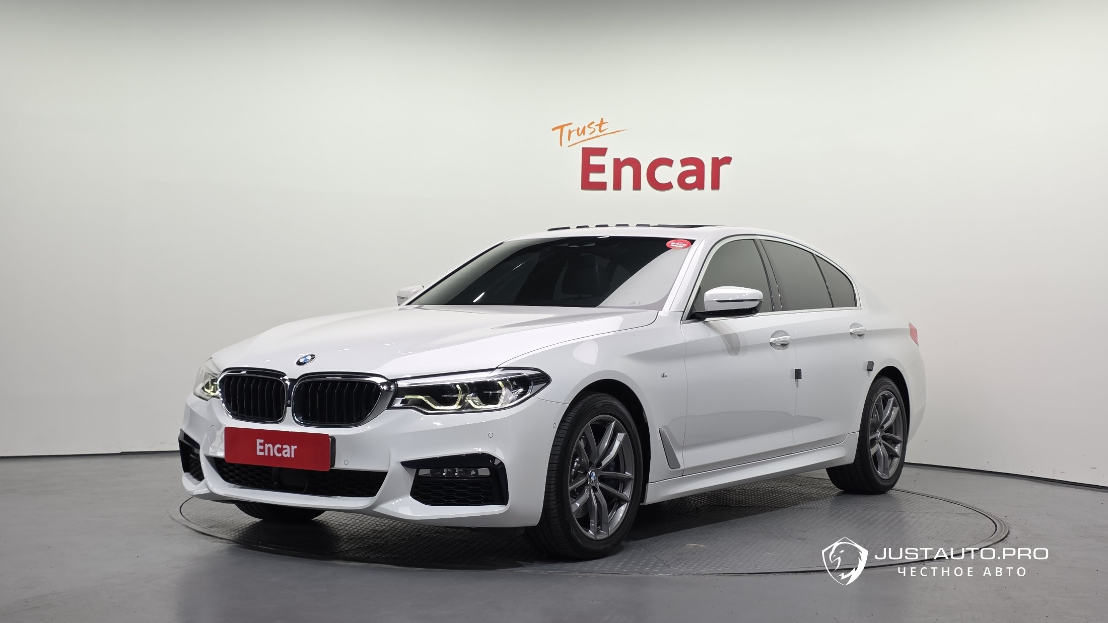 Автомобиль BMW 5-Series